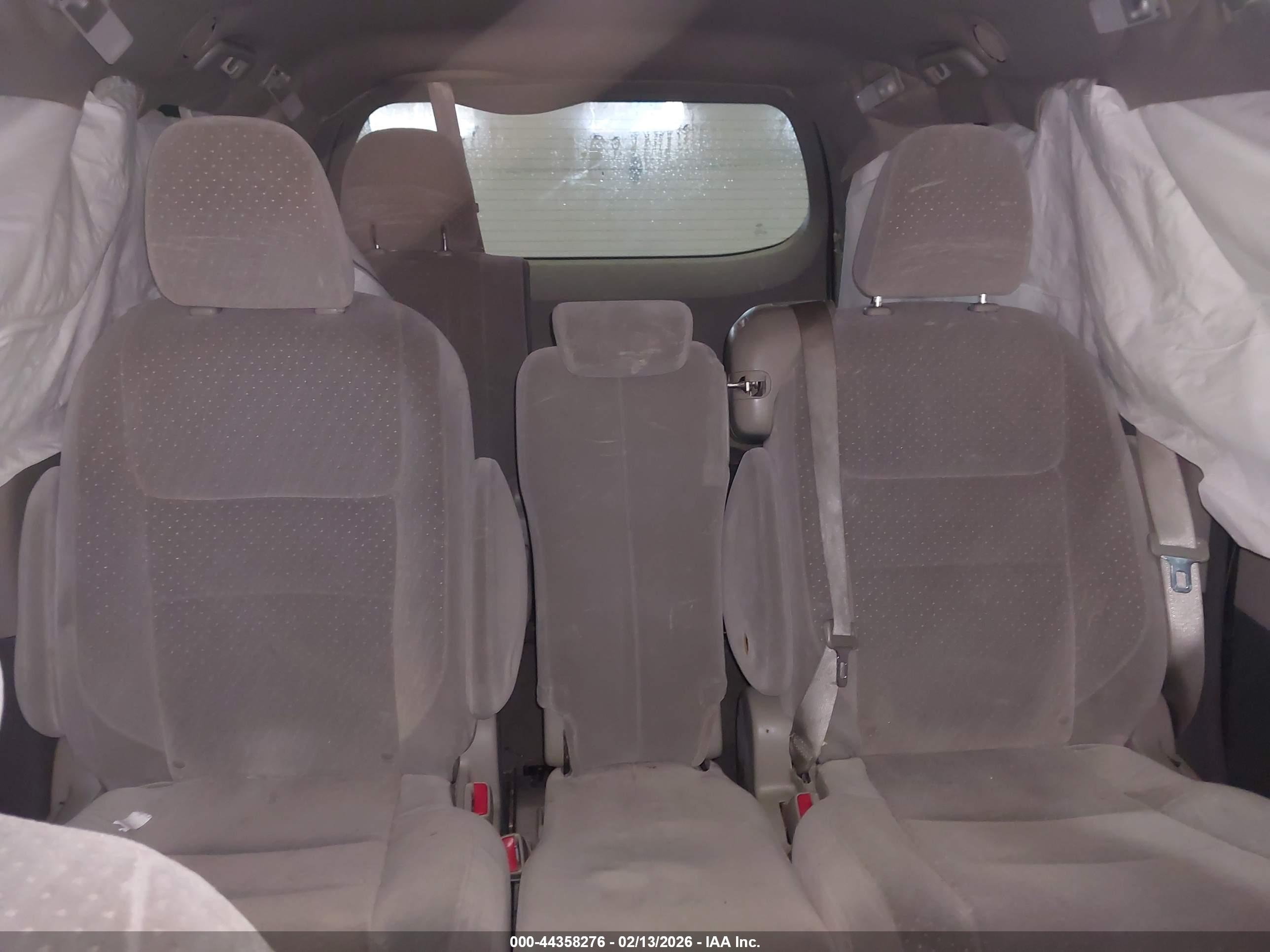 TOYOTA SIENNA image 8