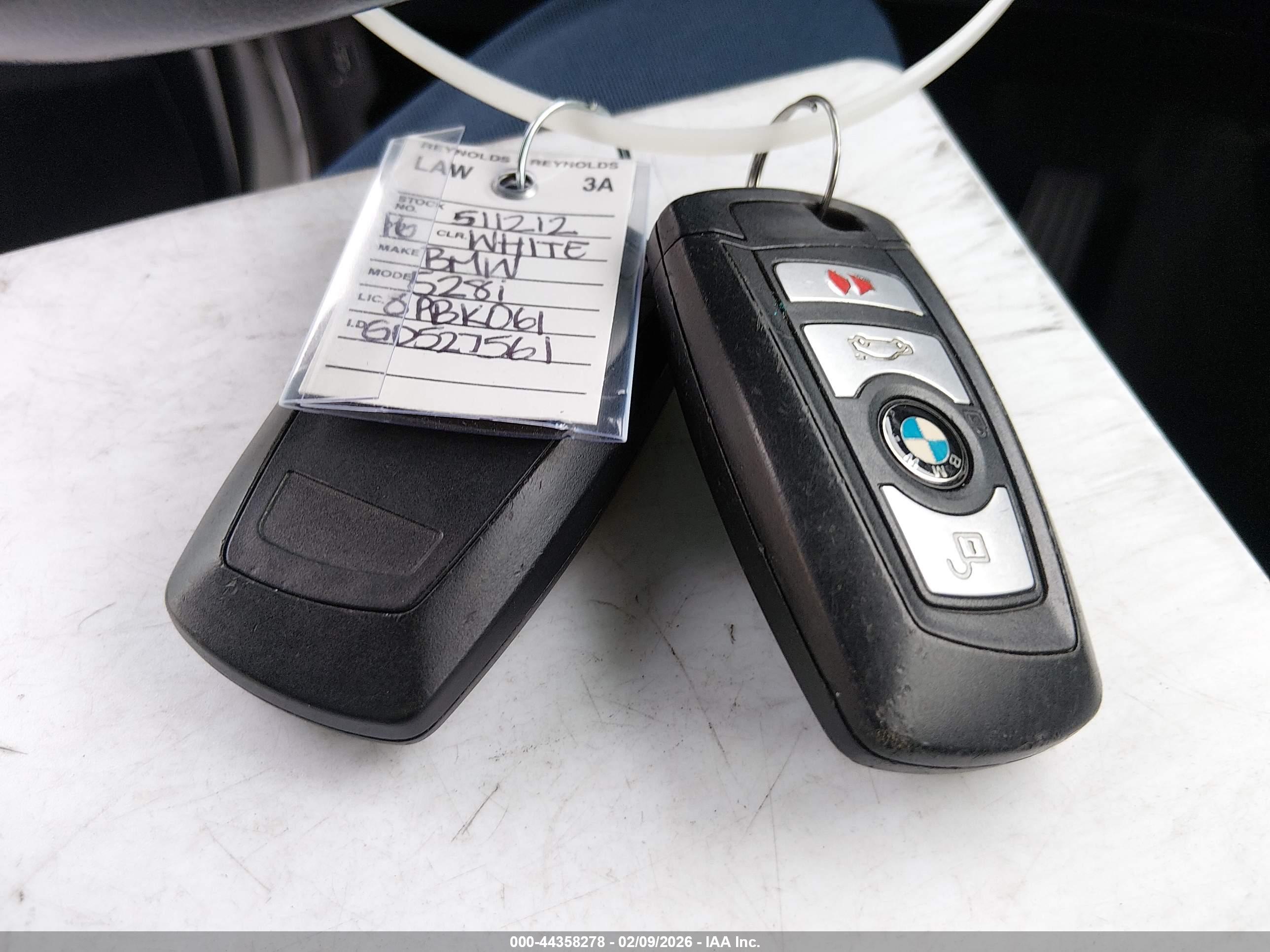 BMW 528I image 11