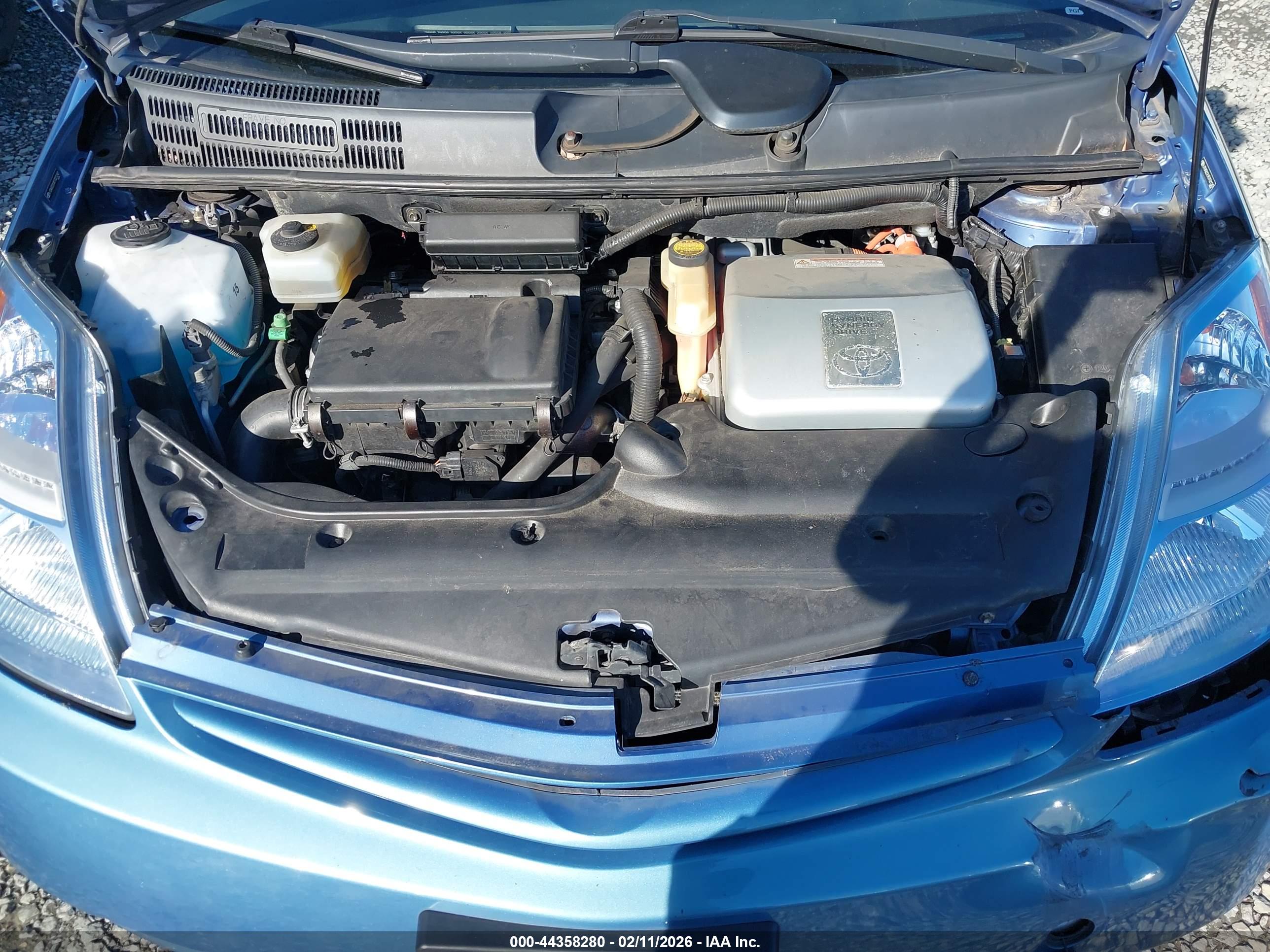TOYOTA PRIUS image 10