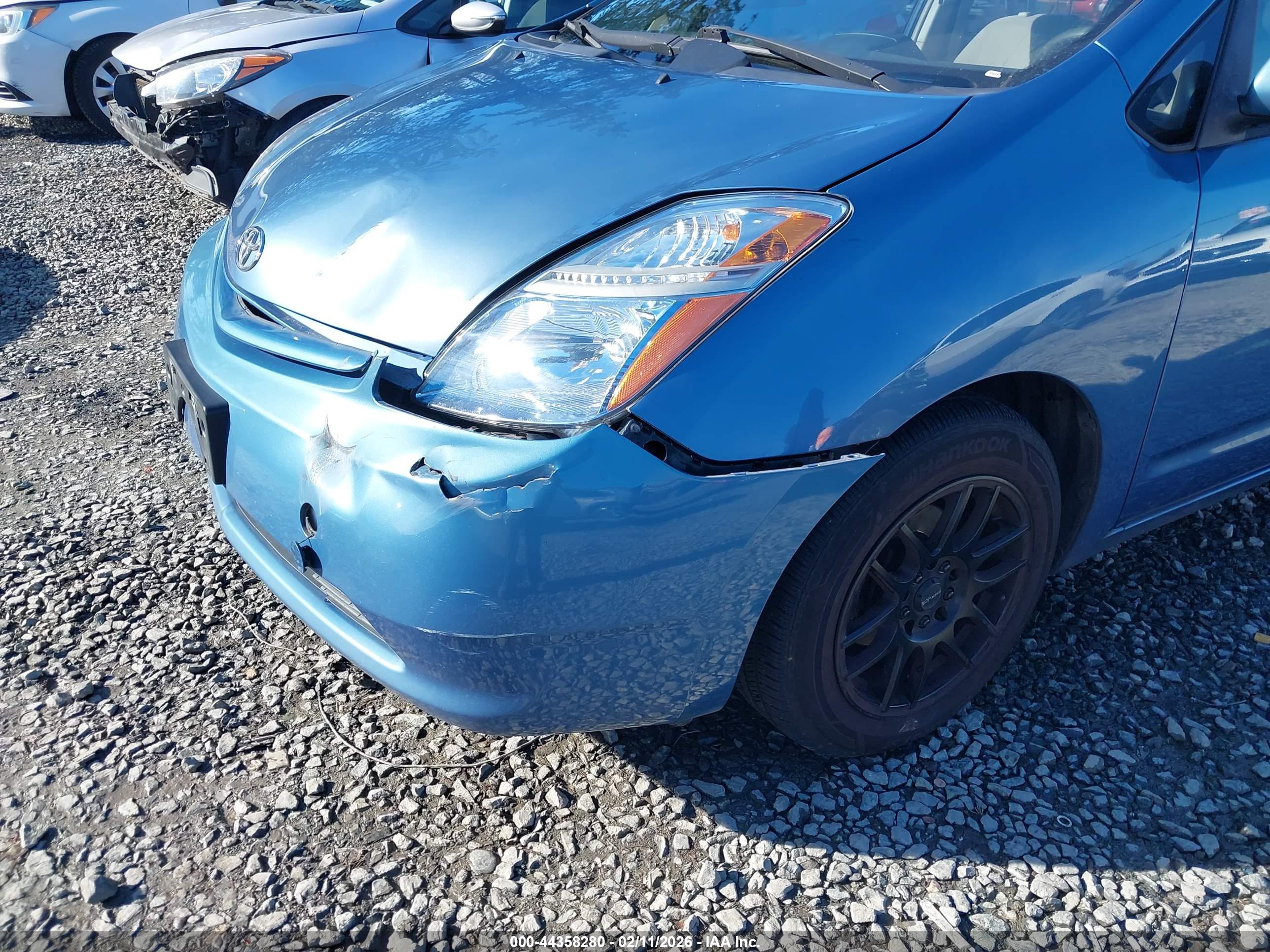 TOYOTA PRIUS image 6