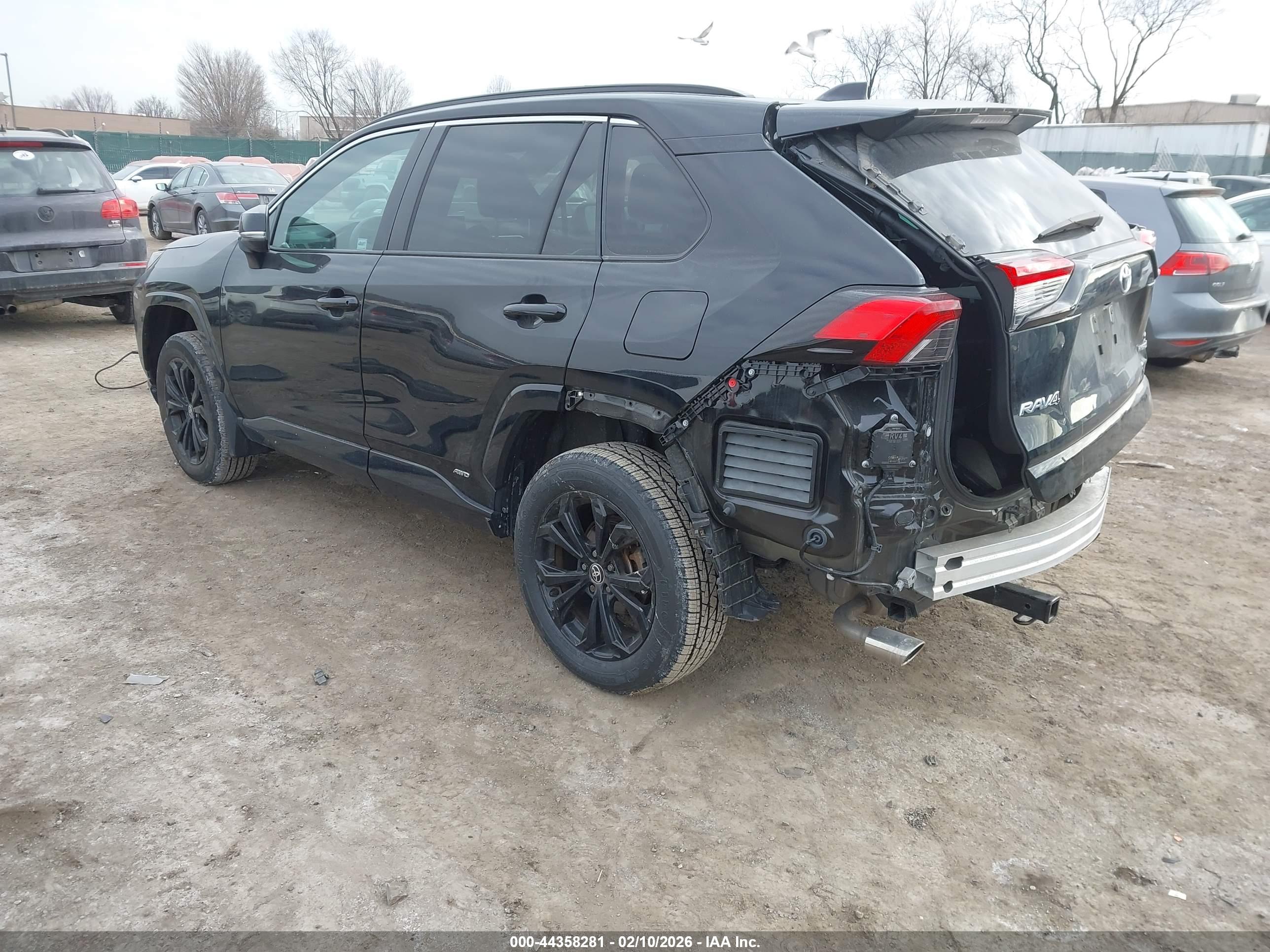 TOYOTA RAV4 image 3