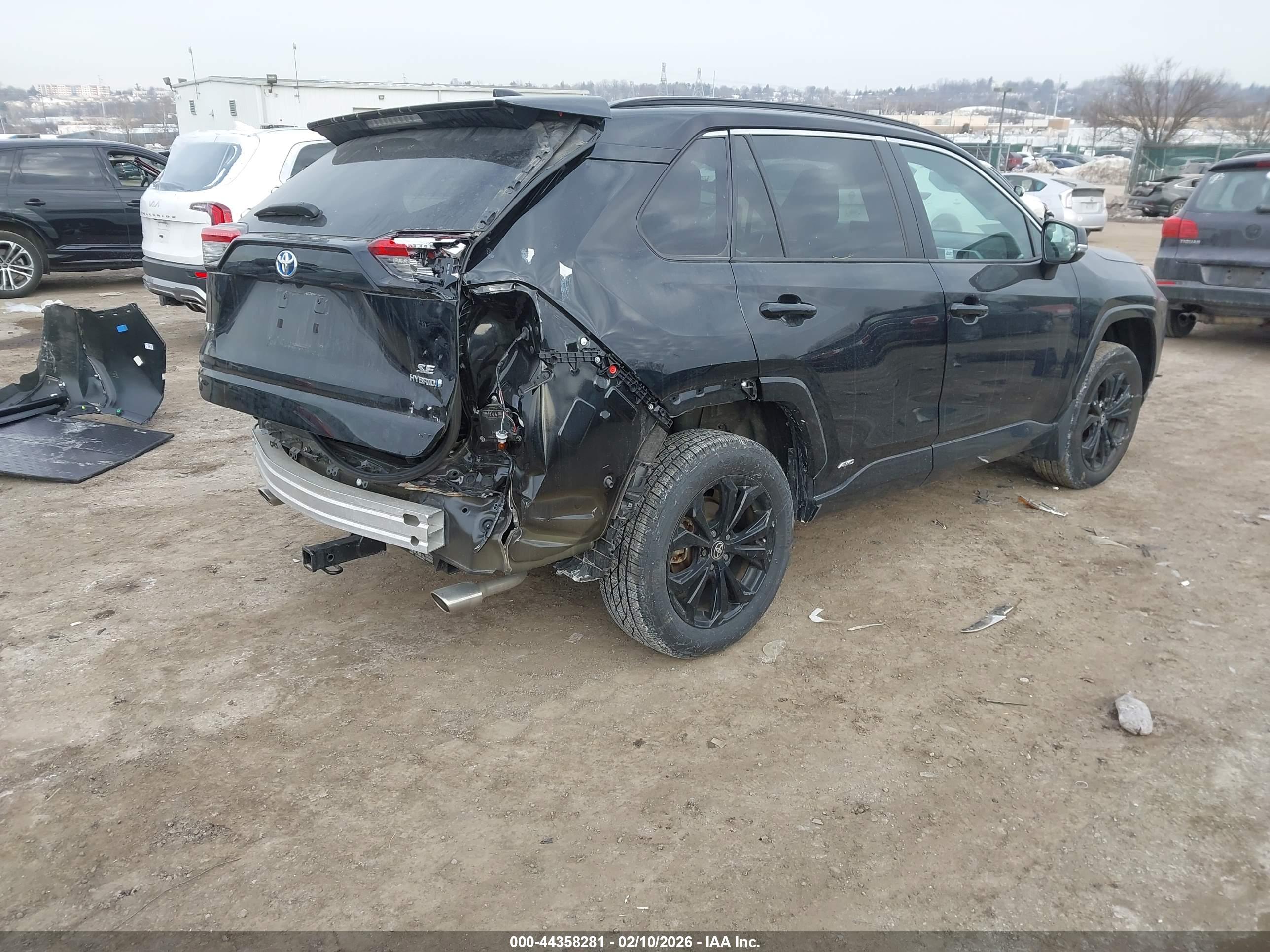 TOYOTA RAV4 image 4