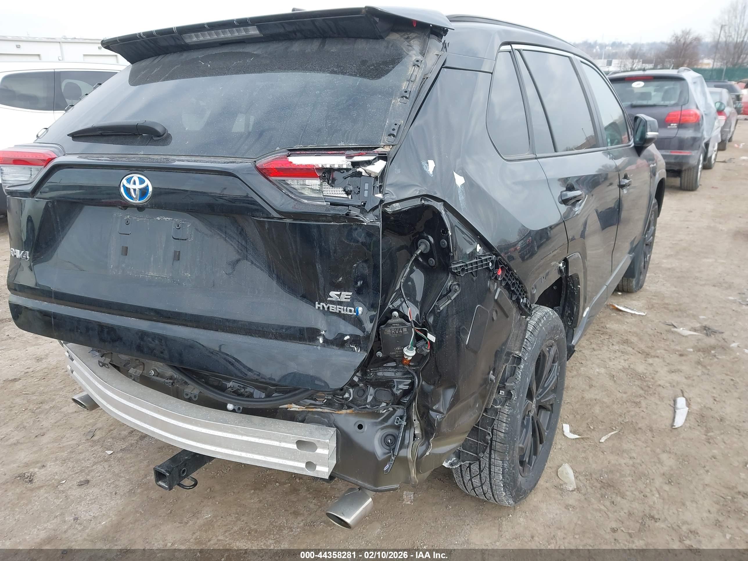 TOYOTA RAV4 image 6