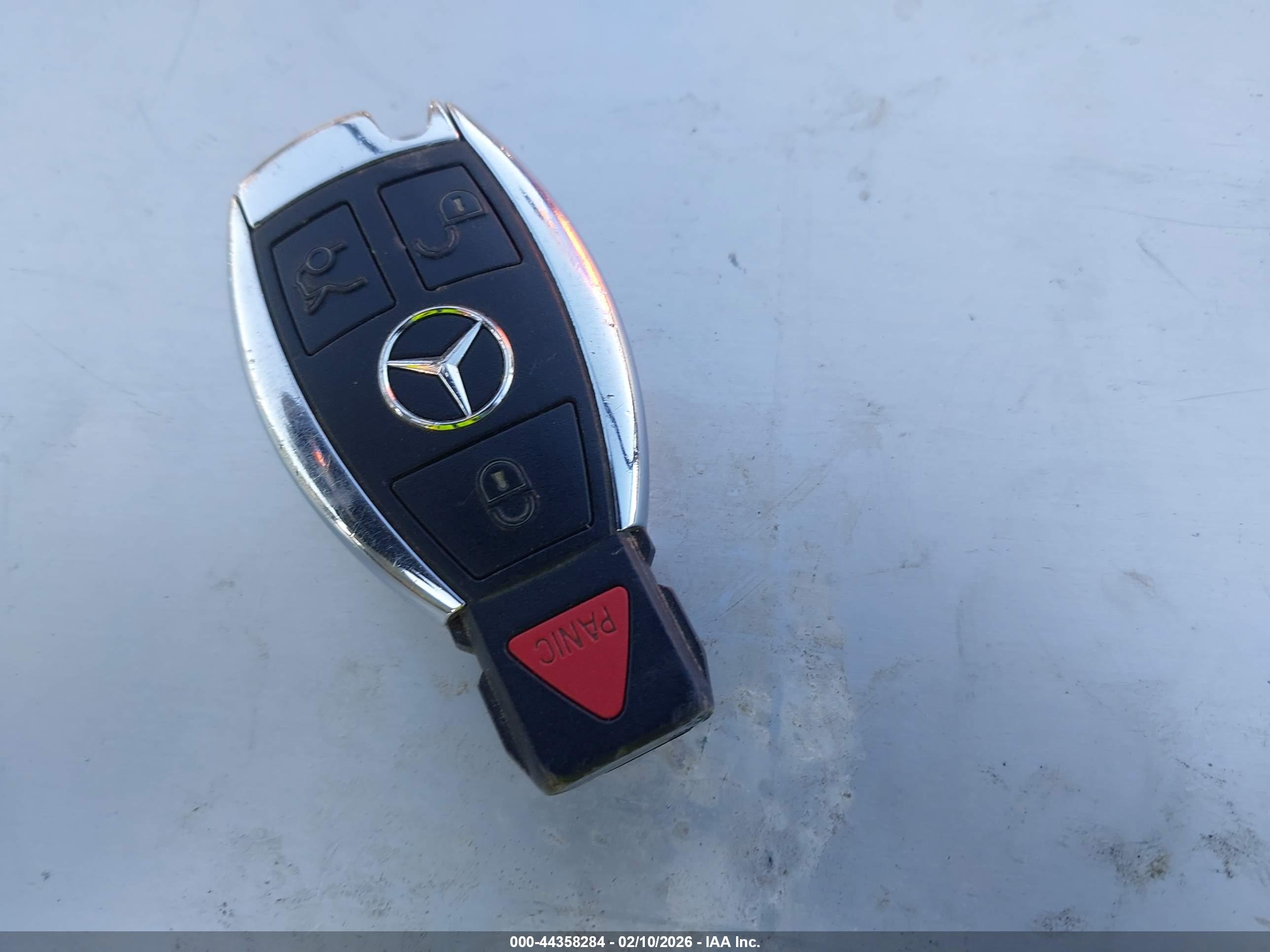 MERCEDES-BENZ E image 11