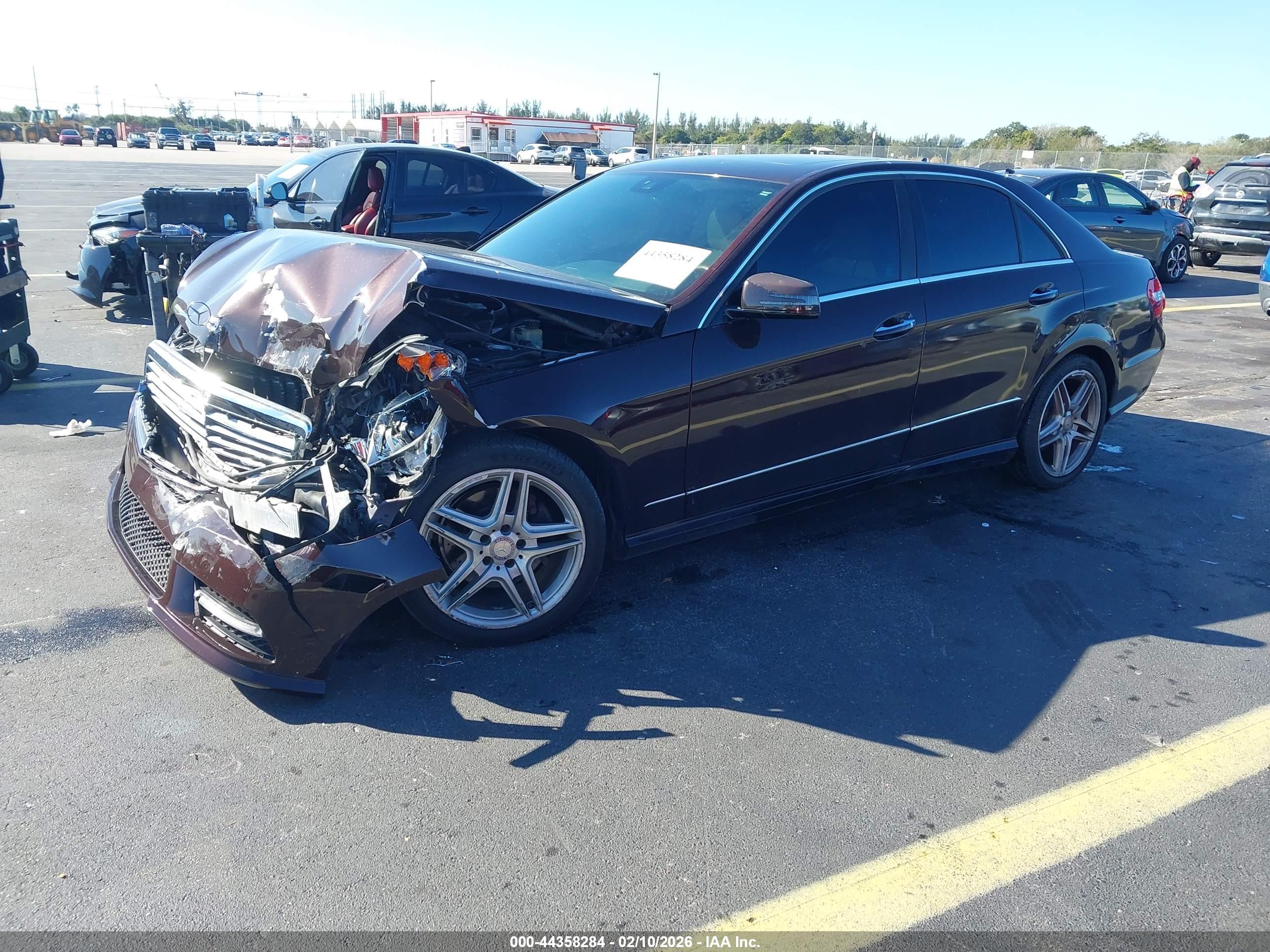 MERCEDES-BENZ E image 2