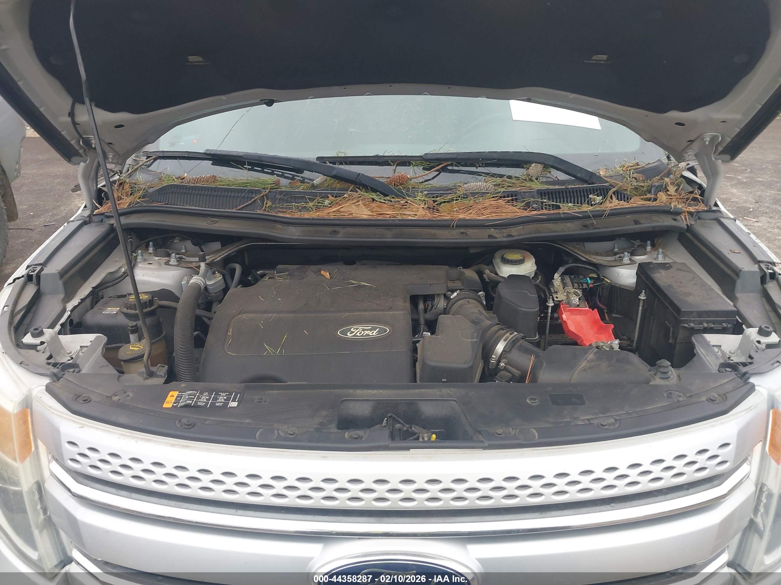 FORD EXPLORER image 10