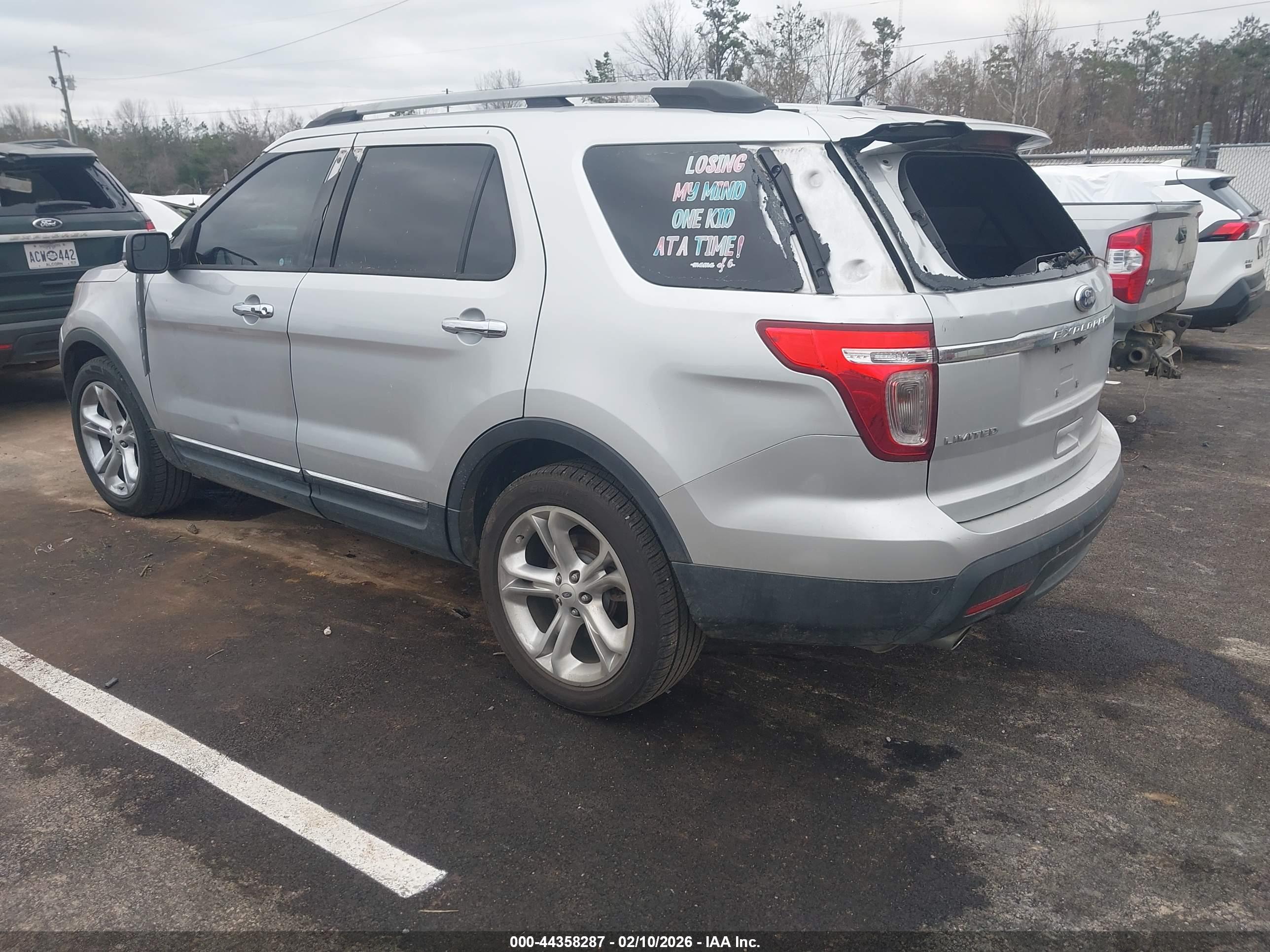 FORD EXPLORER image 3