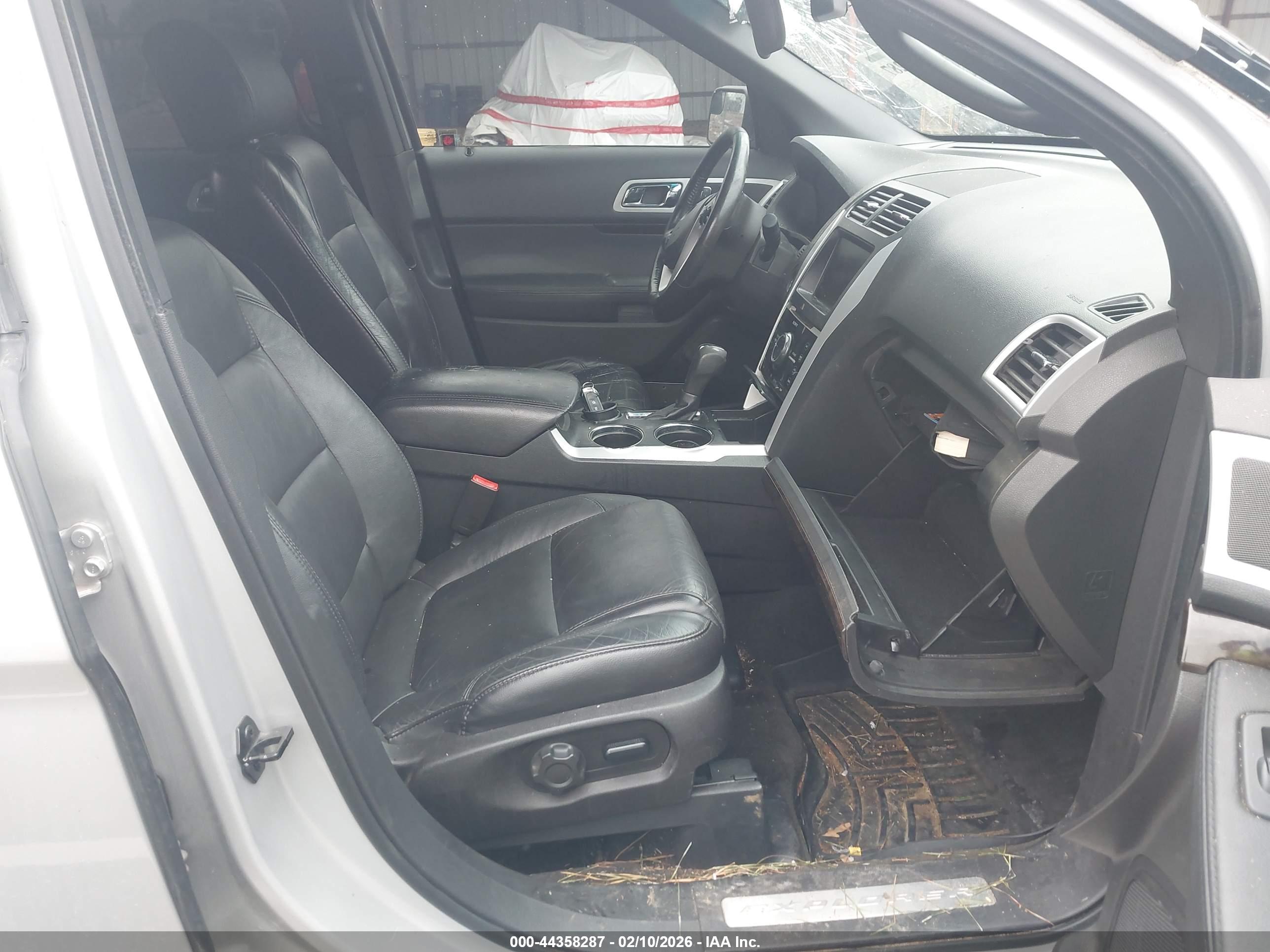 FORD EXPLORER image 5
