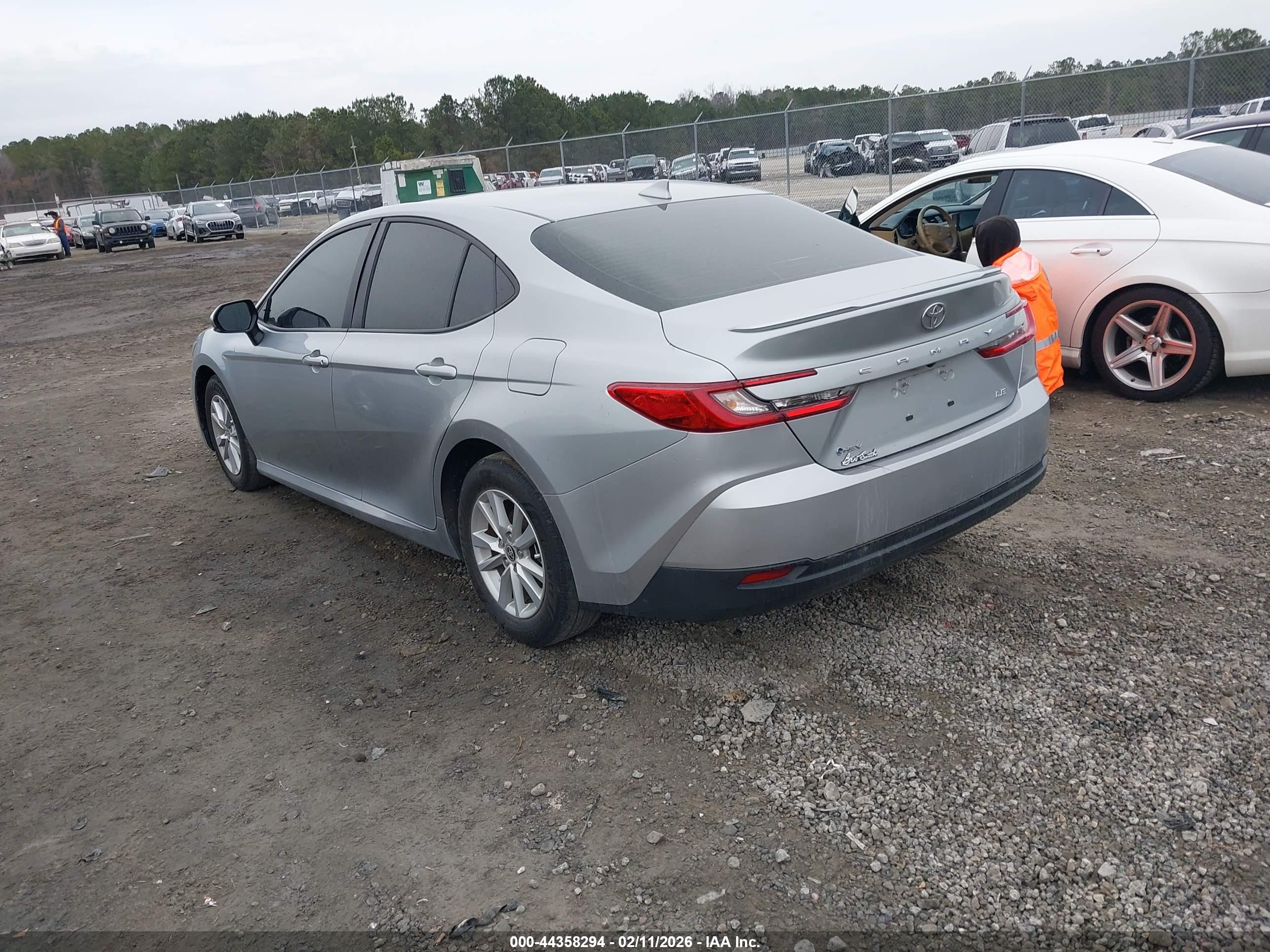 TOYOTA CAMRY image 3