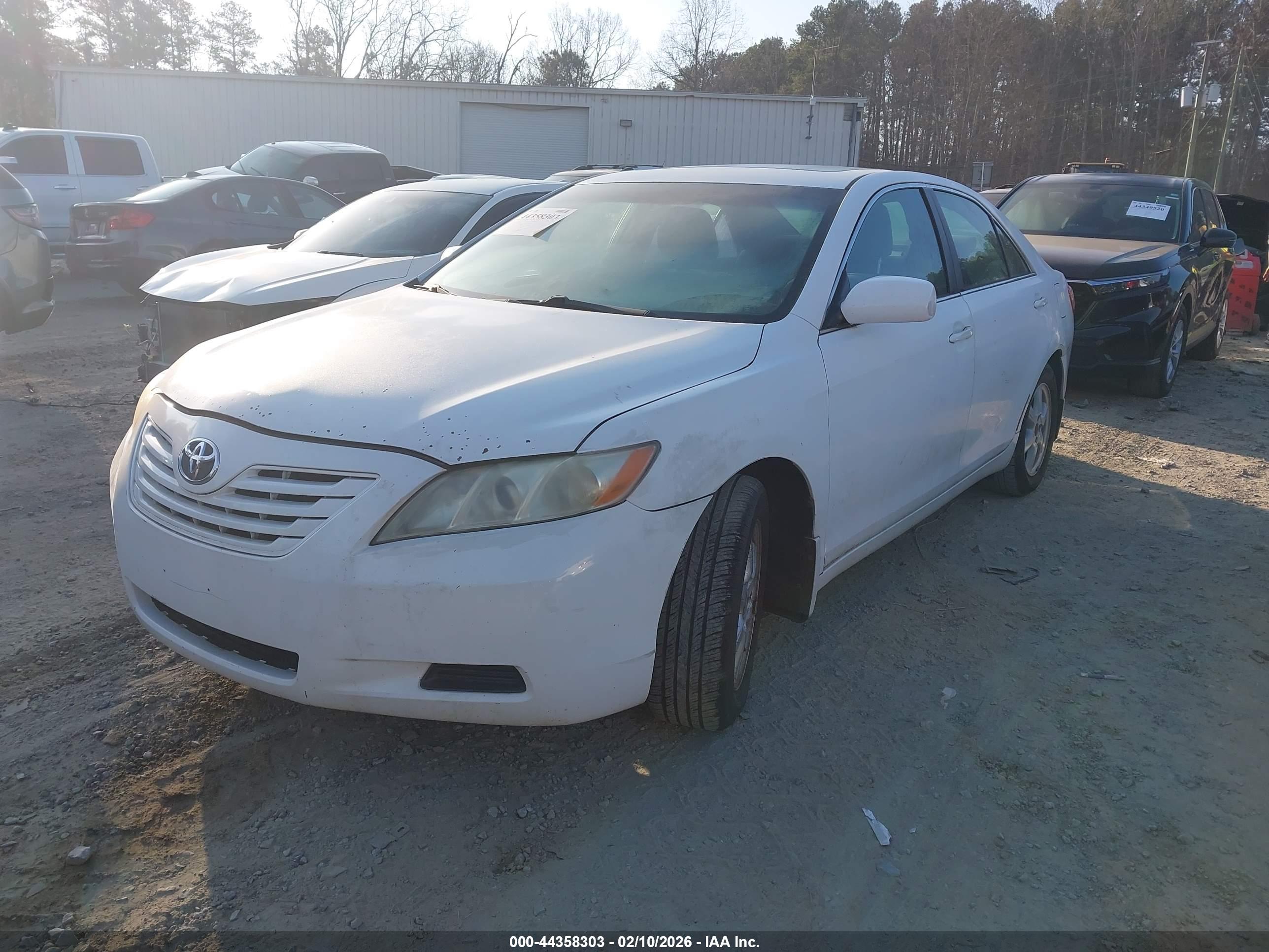 TOYOTA CAMRY image 2