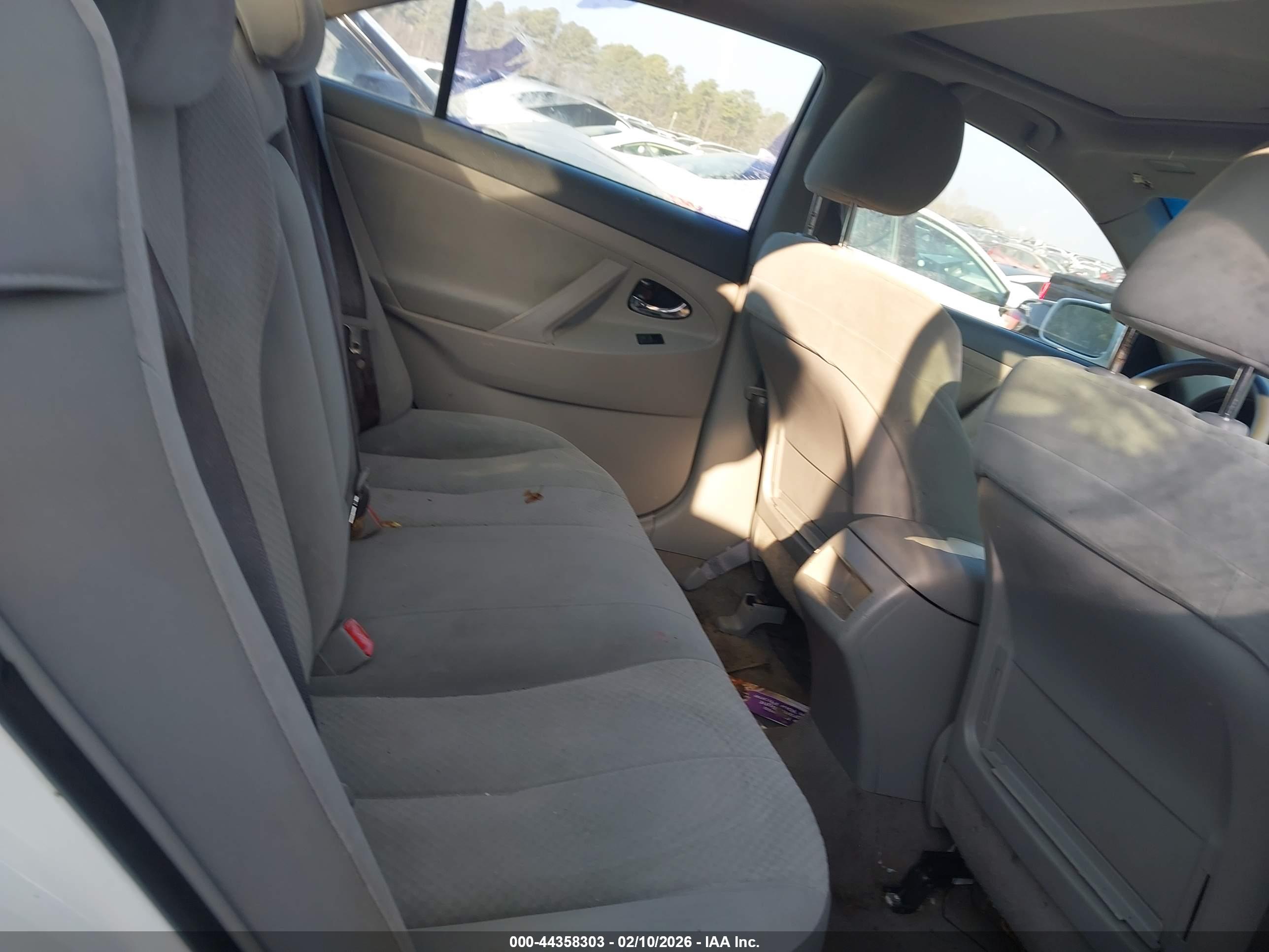 TOYOTA CAMRY image 8