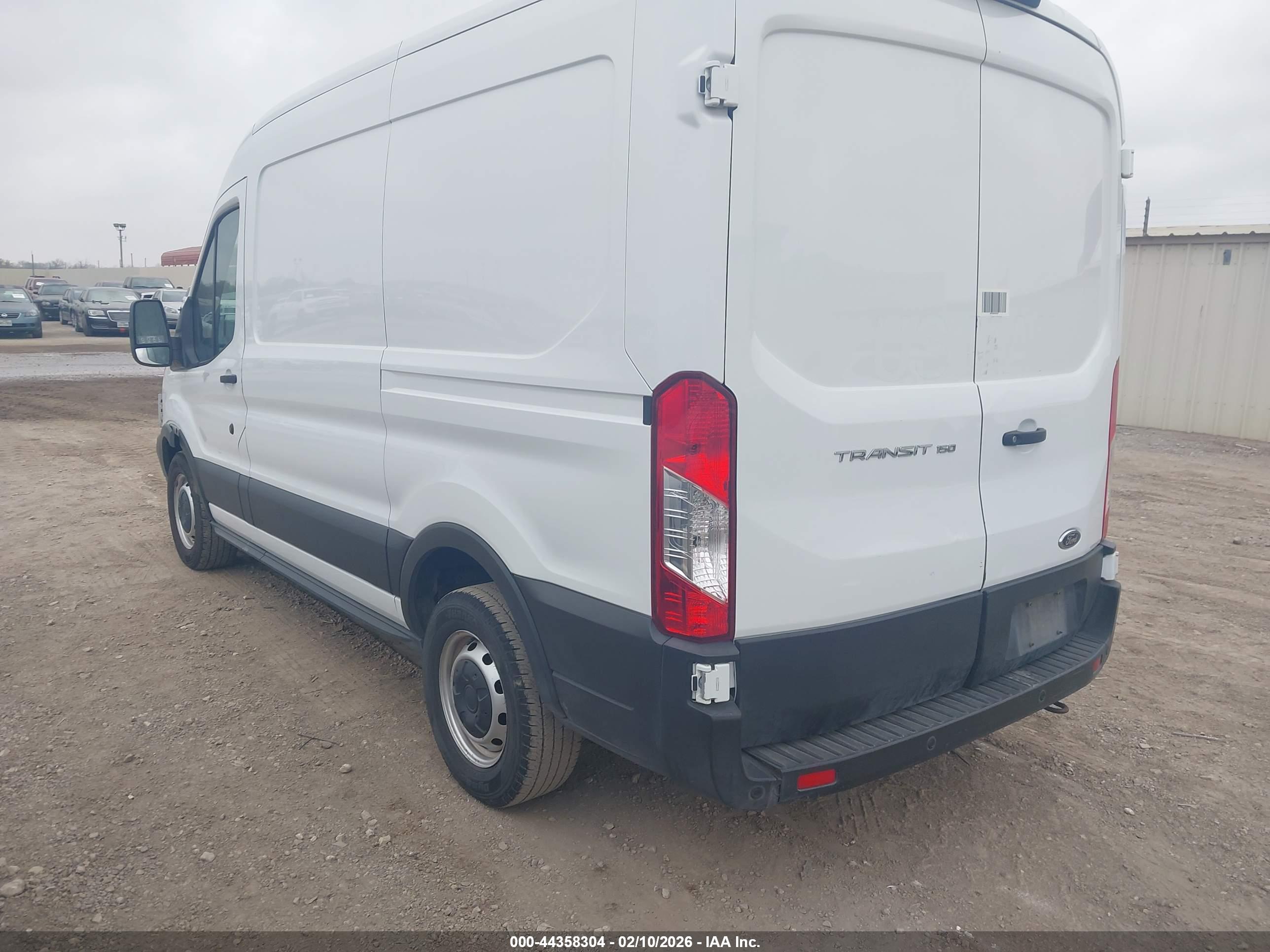 FORD TRANSIT-150 image 3