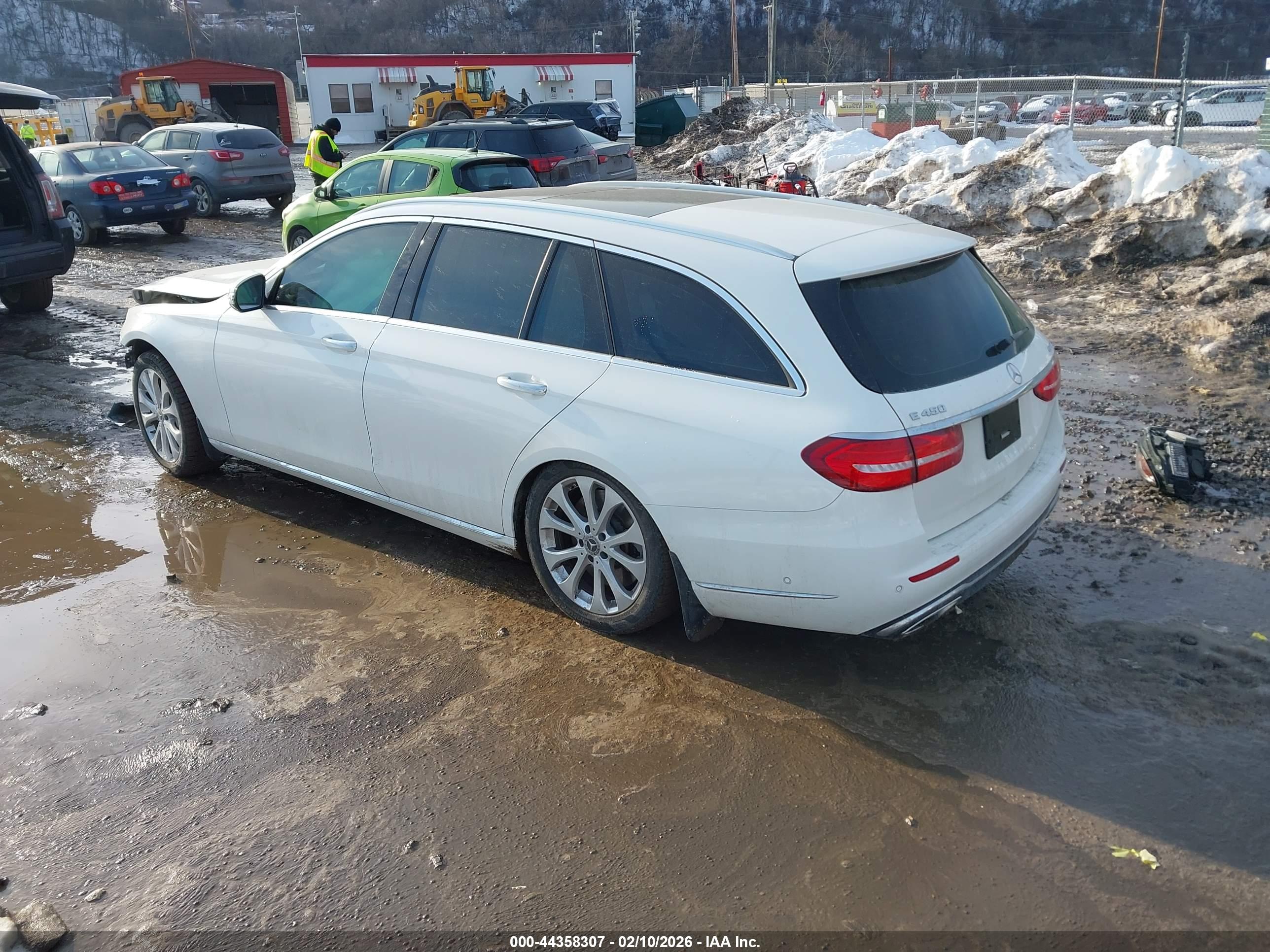 MERCEDES-BENZ E image 3