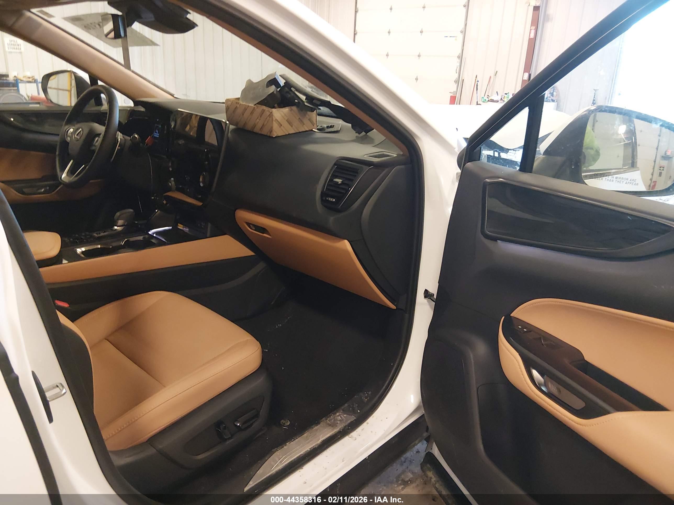 LEXUS NX image 5