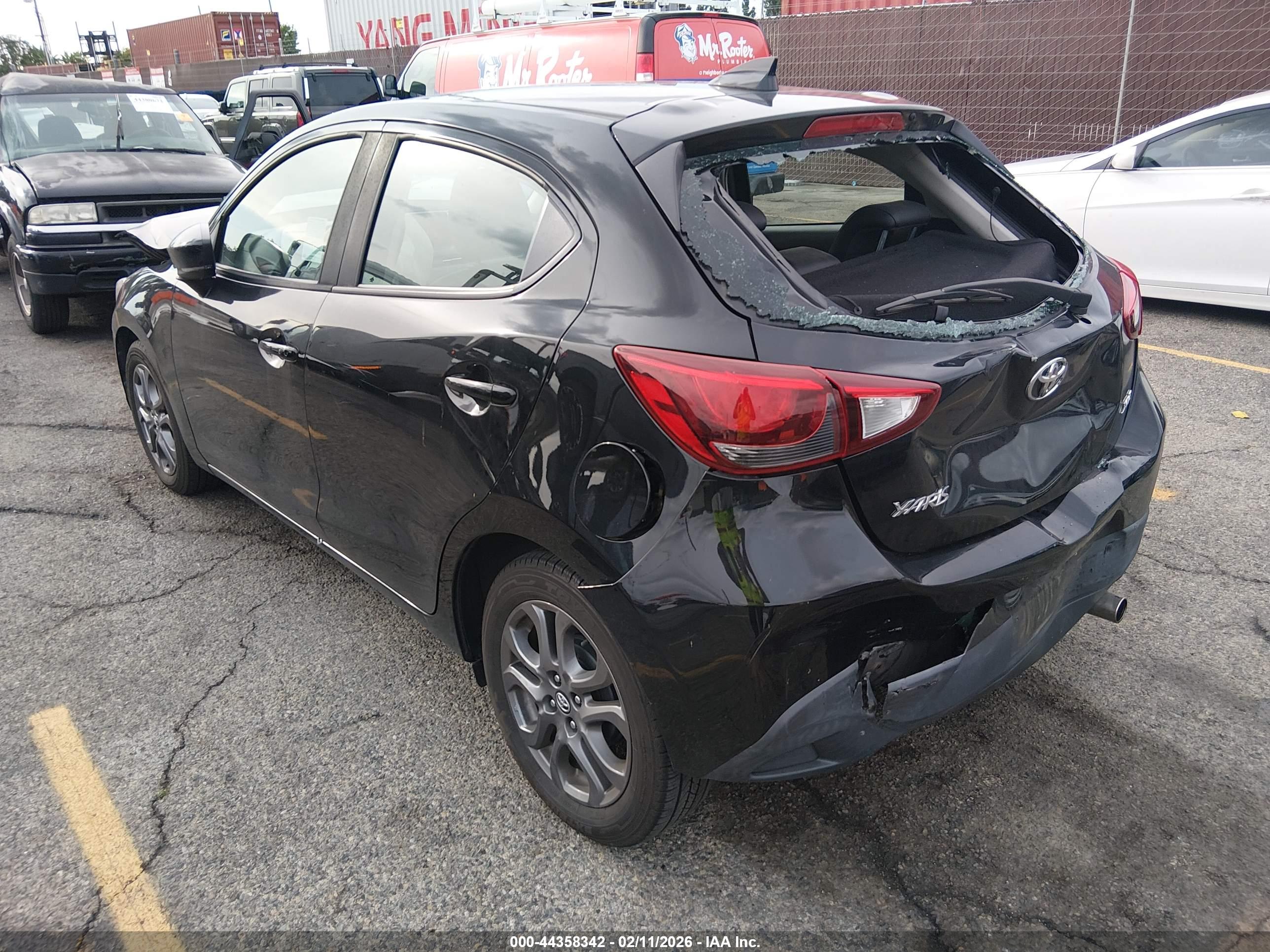 TOYOTA YARIS image 3
