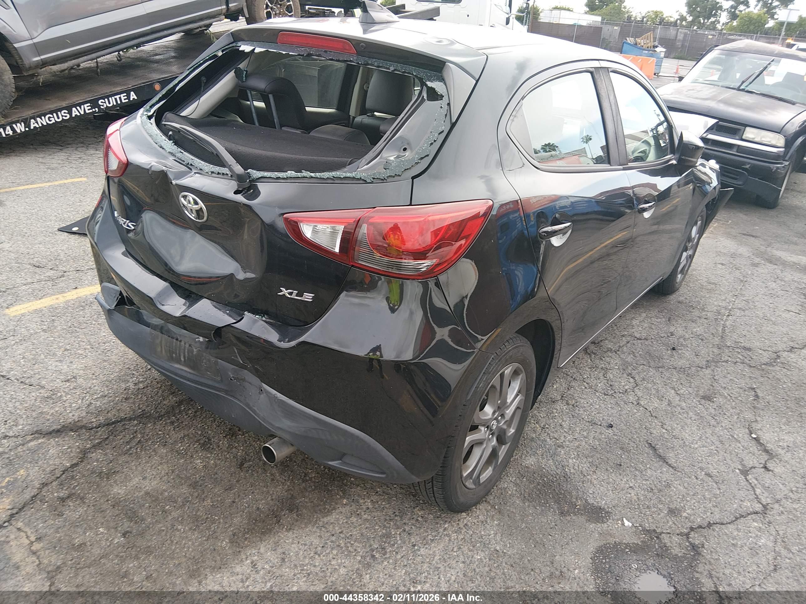 TOYOTA YARIS image 4