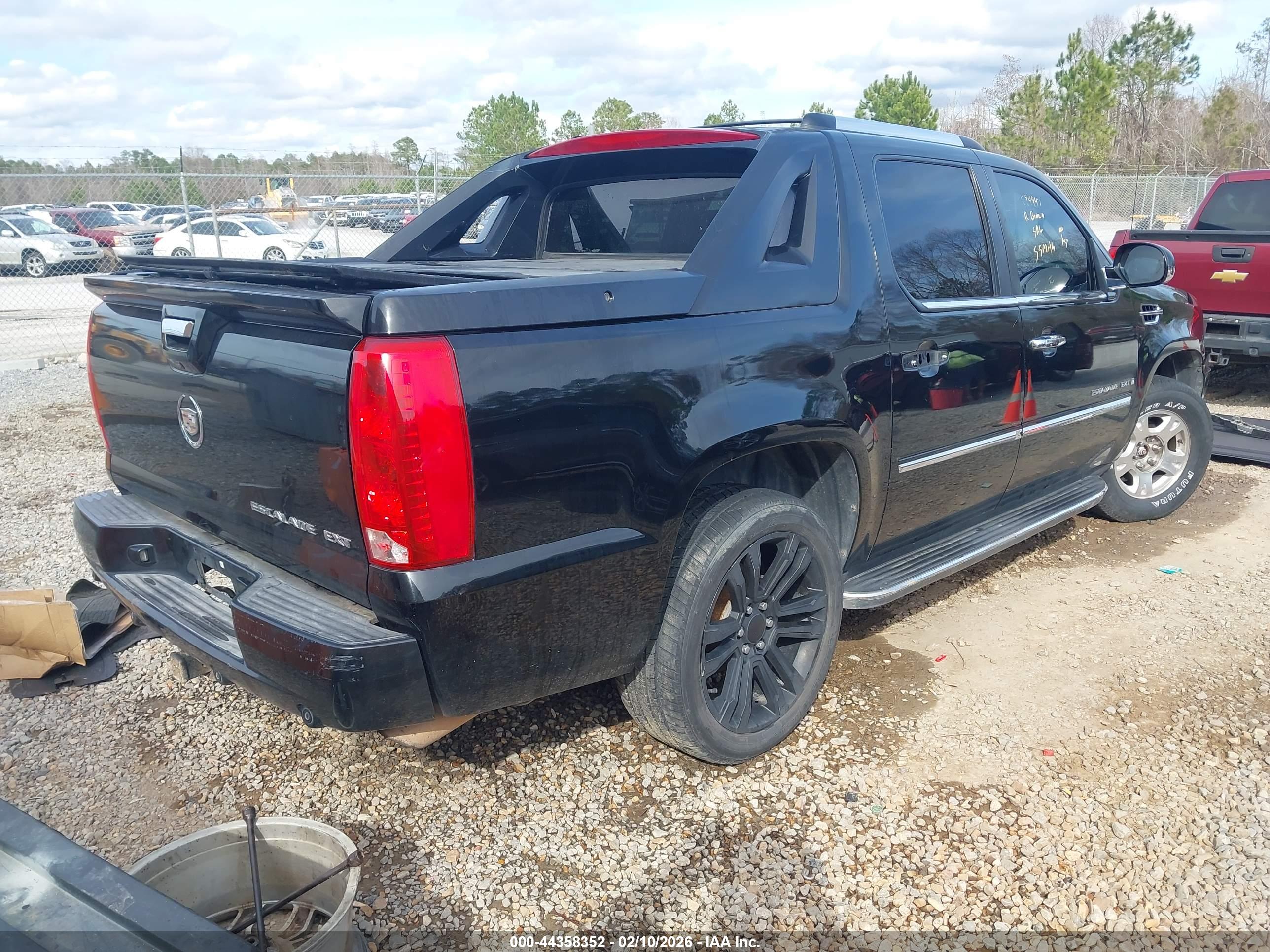 CADILLAC ESCALADE image 4