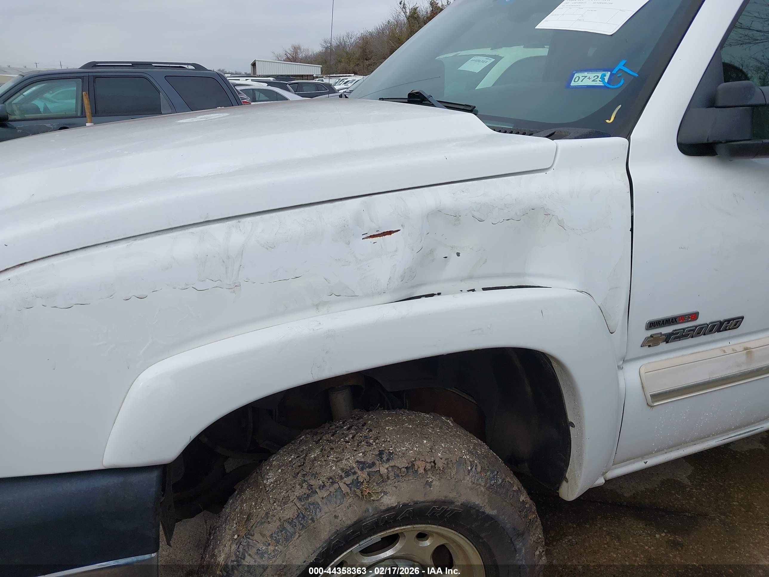 CHEVROLET SILVERADO image 6
