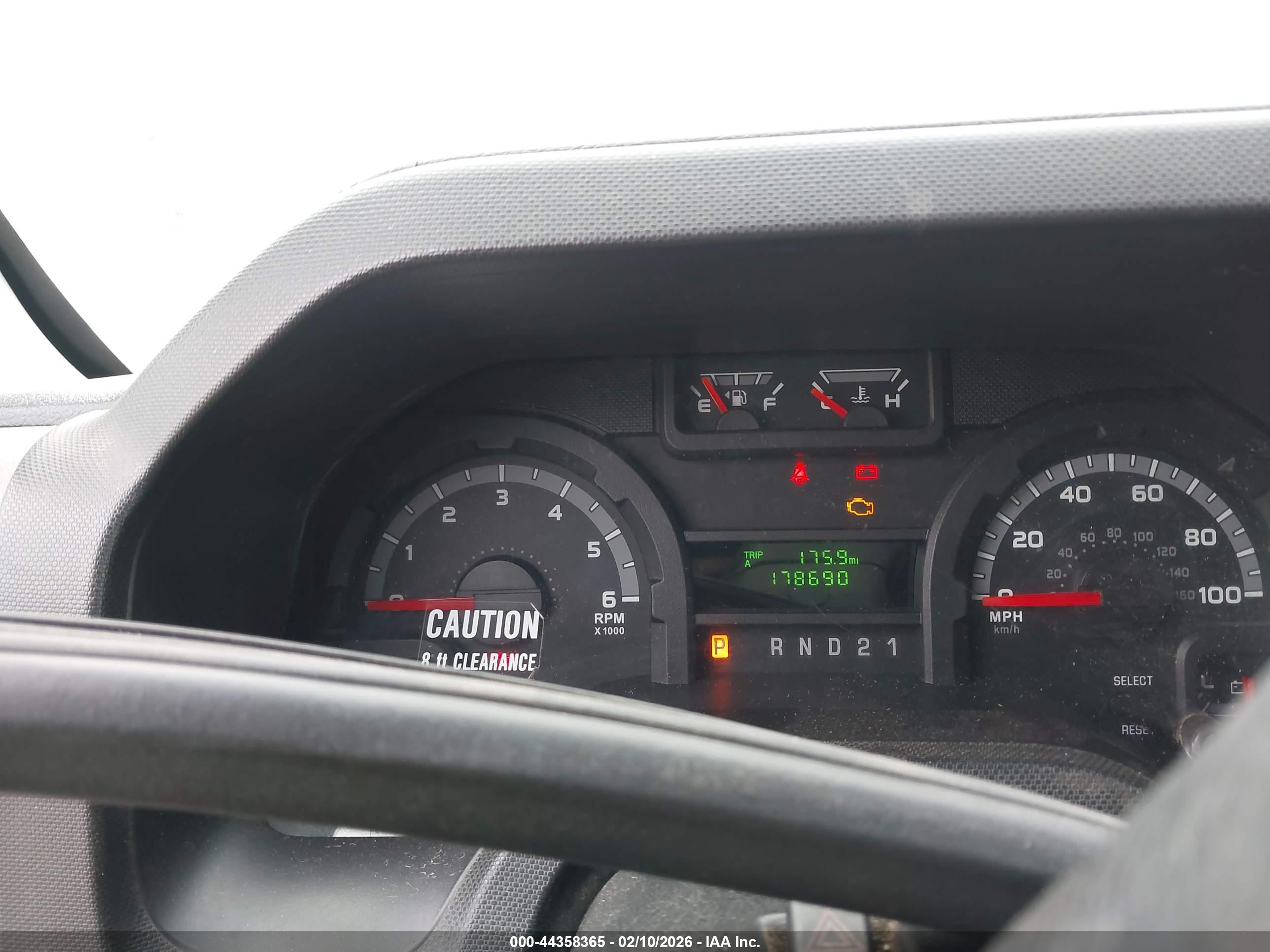 FORD E-250 image 7