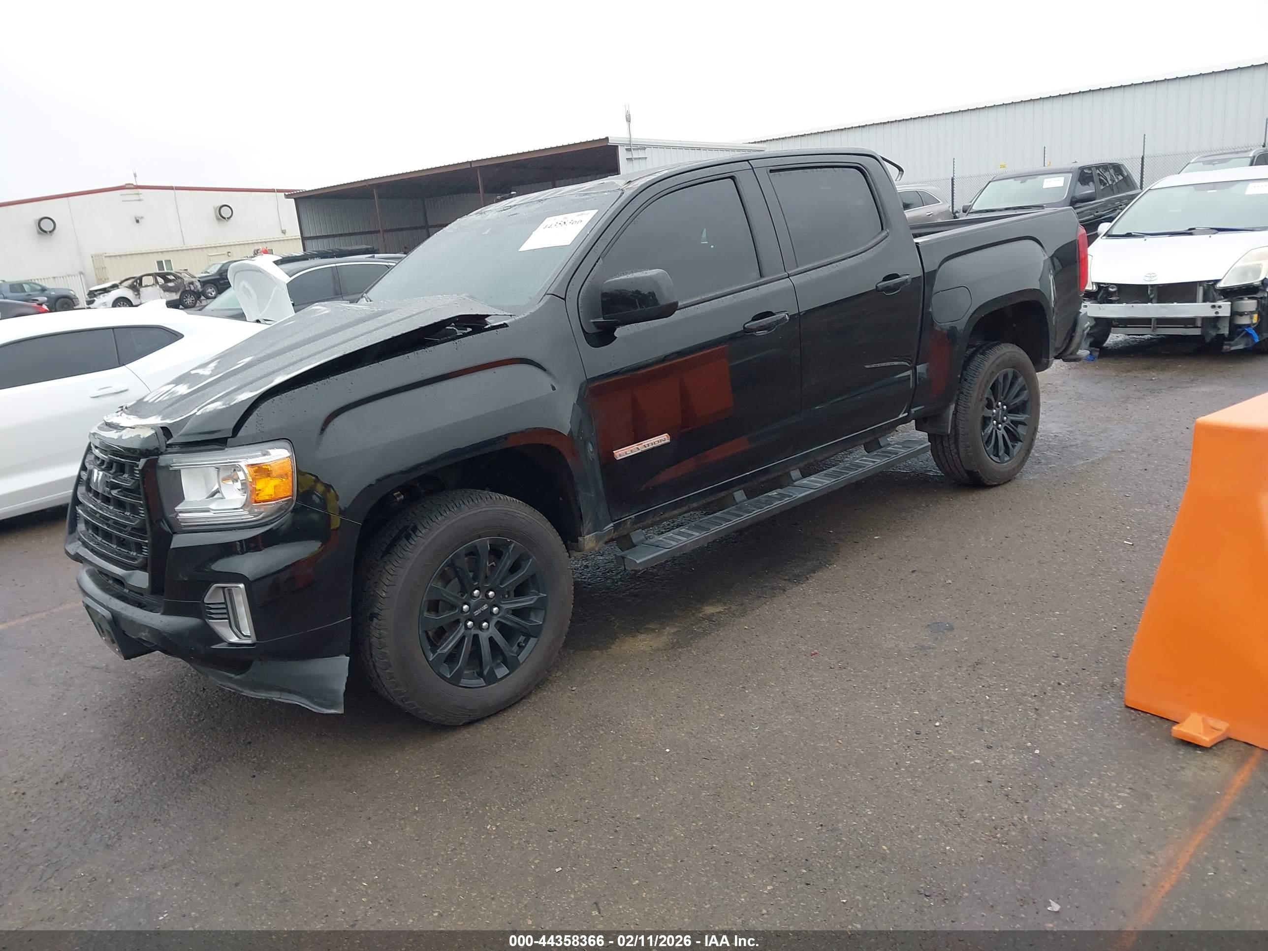 GMC CANYON image 2