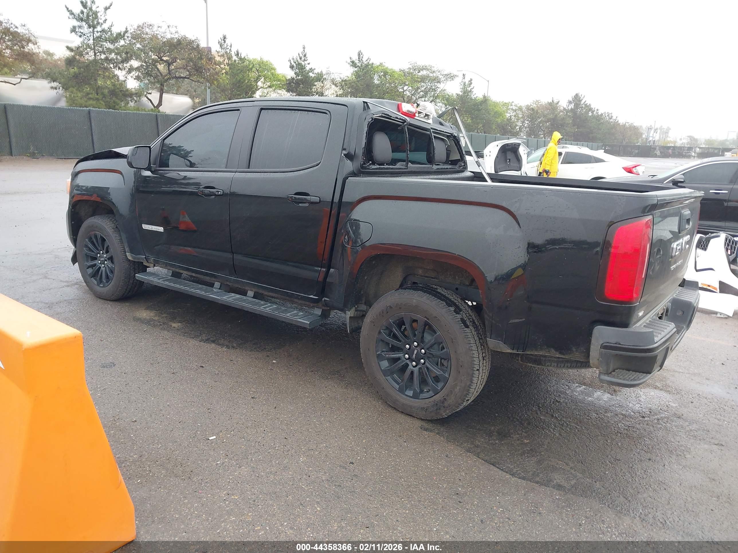 GMC CANYON image 3