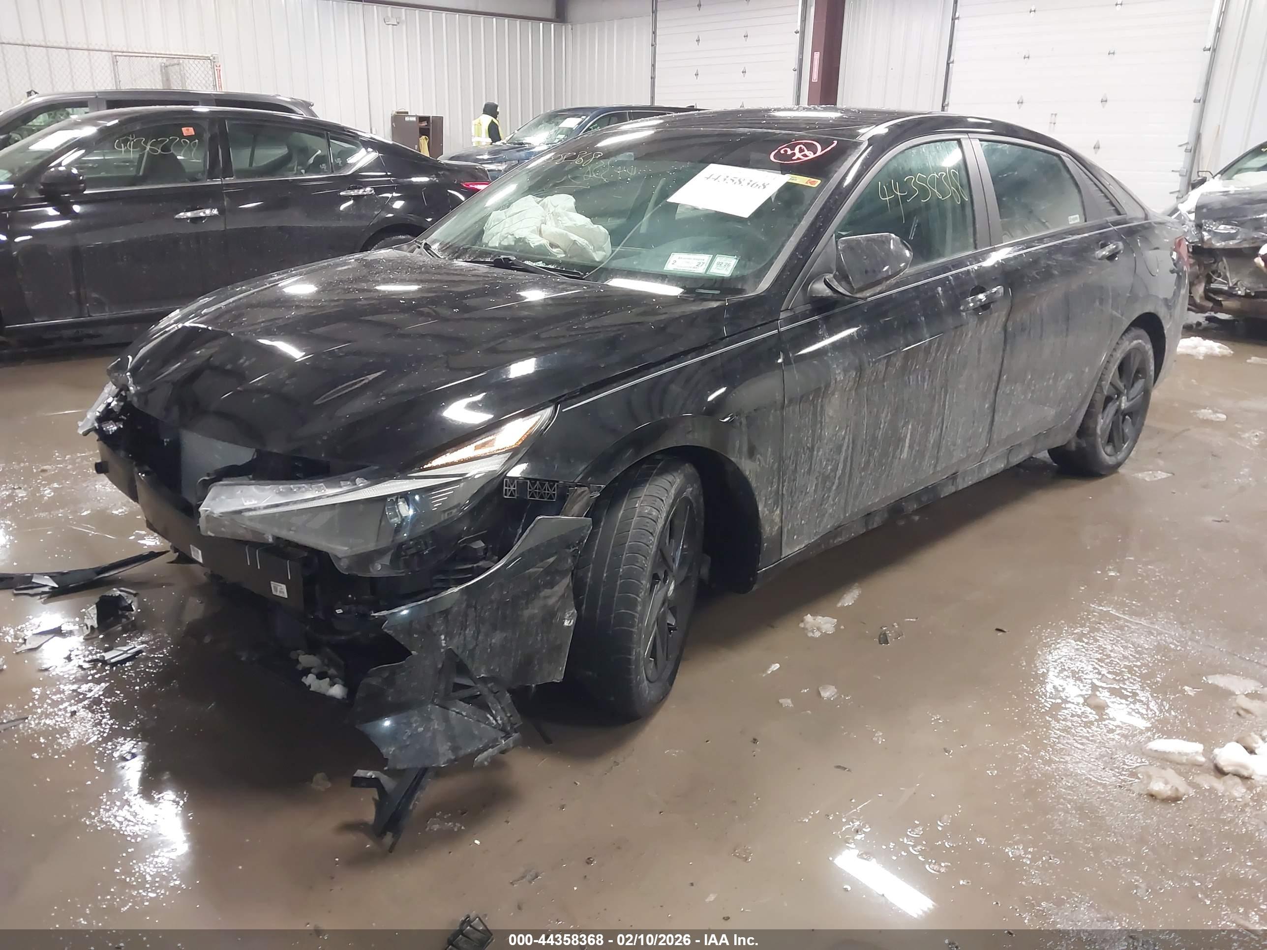 HYUNDAI ELANTRA image 2