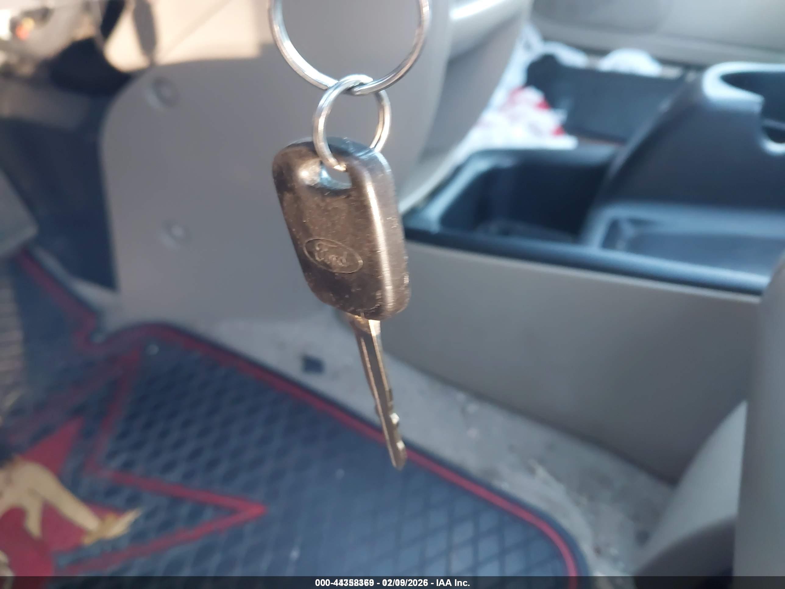 FORD ESCAPE image 11