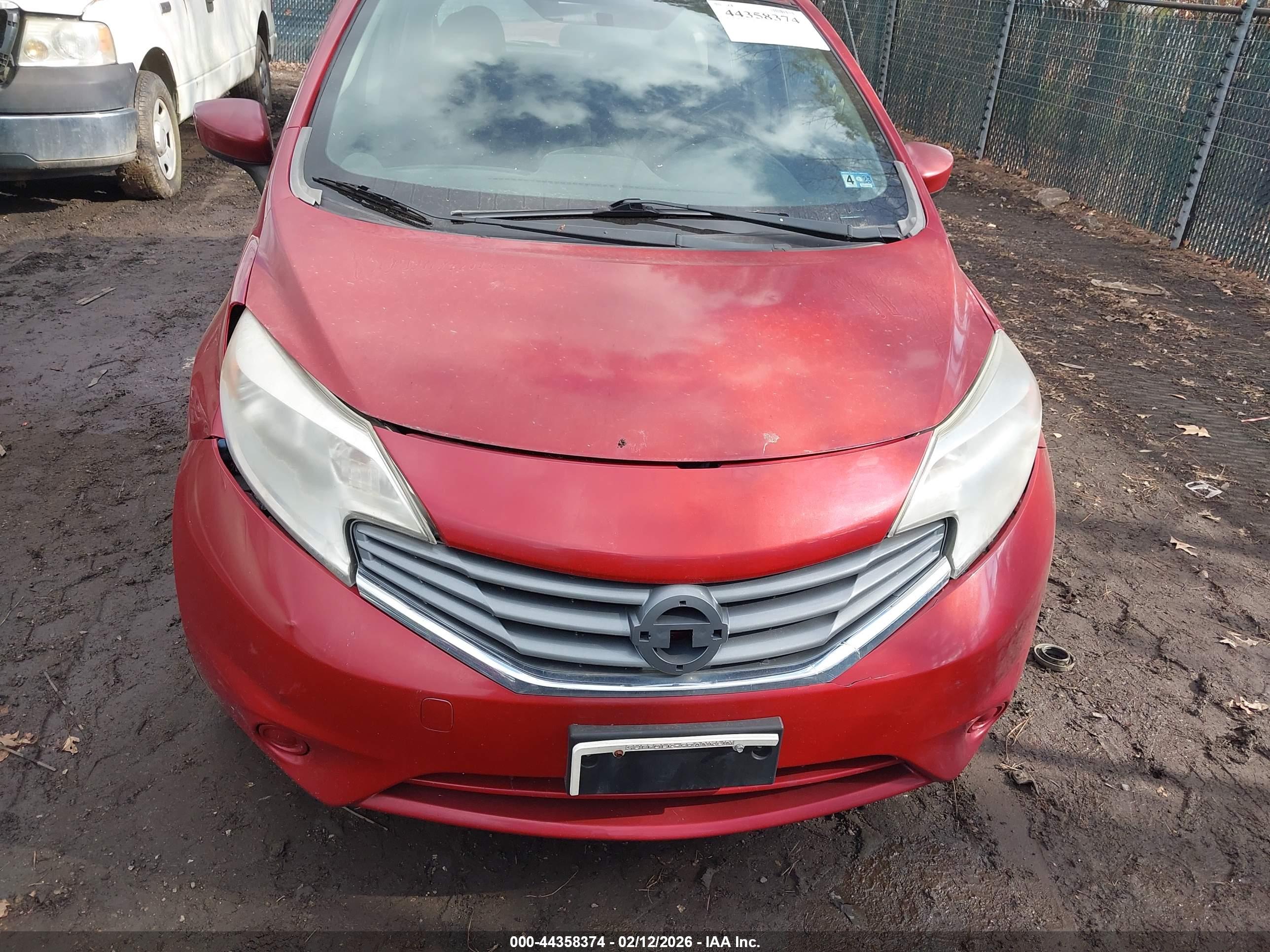 NISSAN VERSA image 6