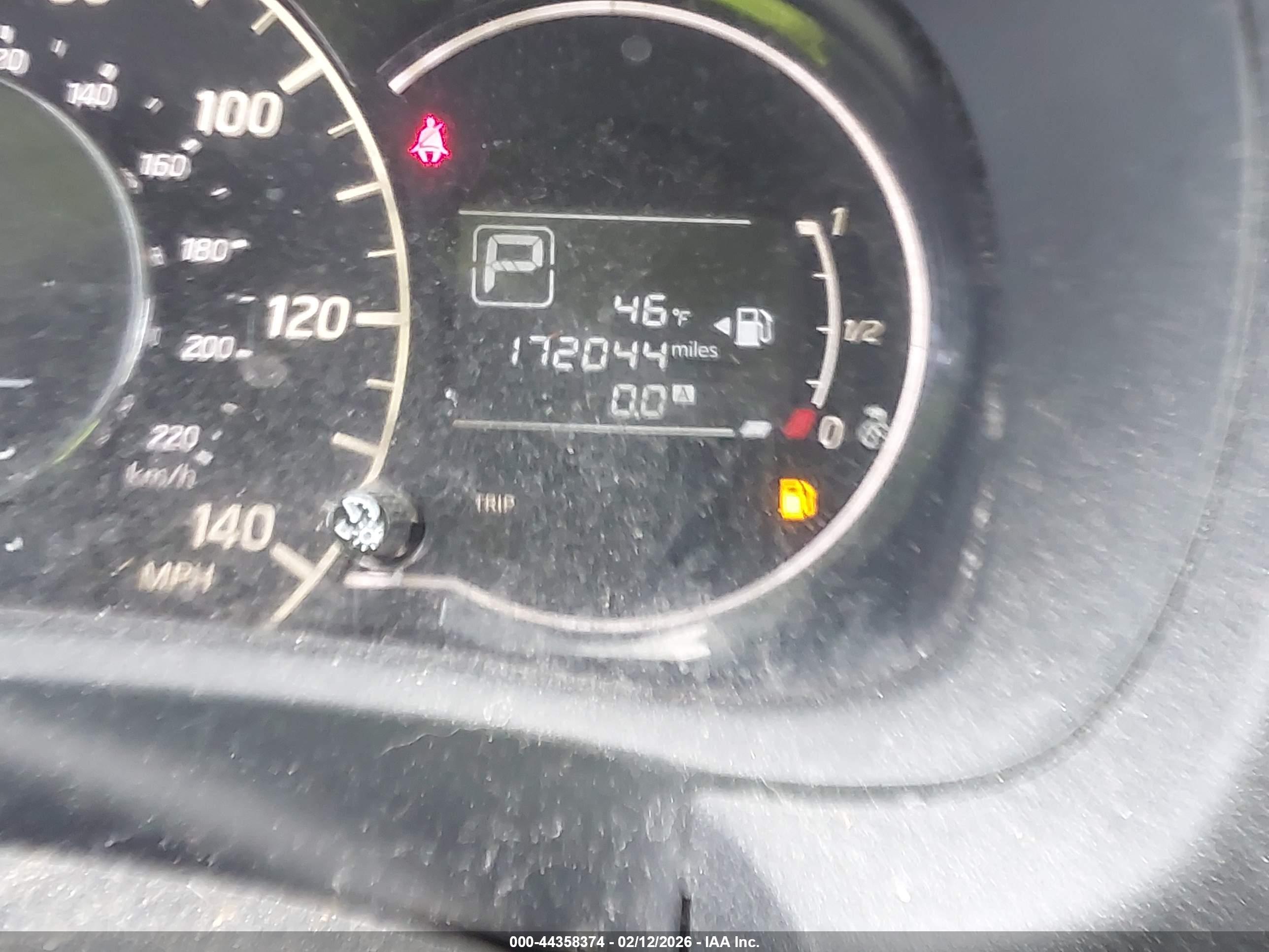 NISSAN VERSA image 7