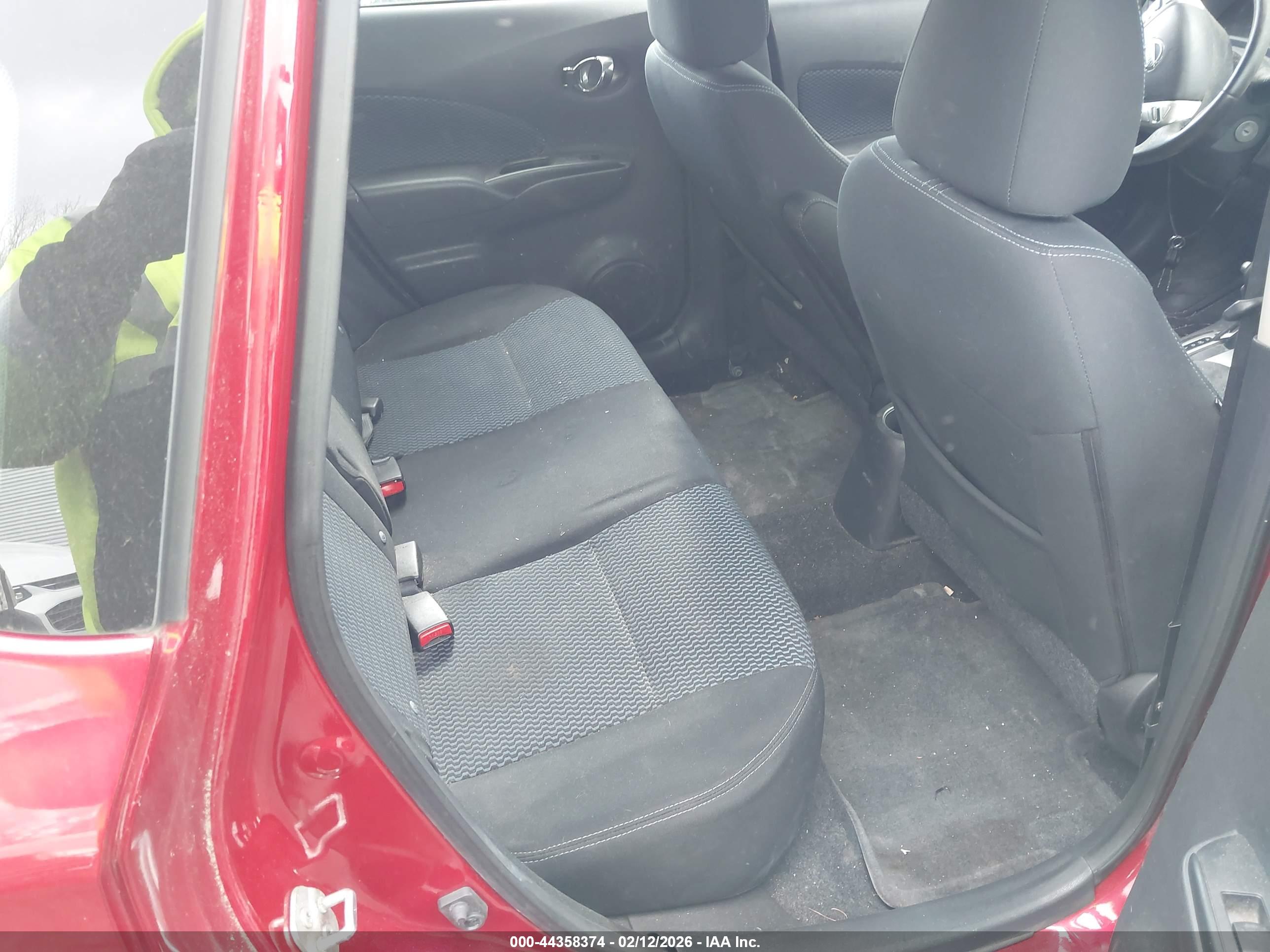 NISSAN VERSA image 8