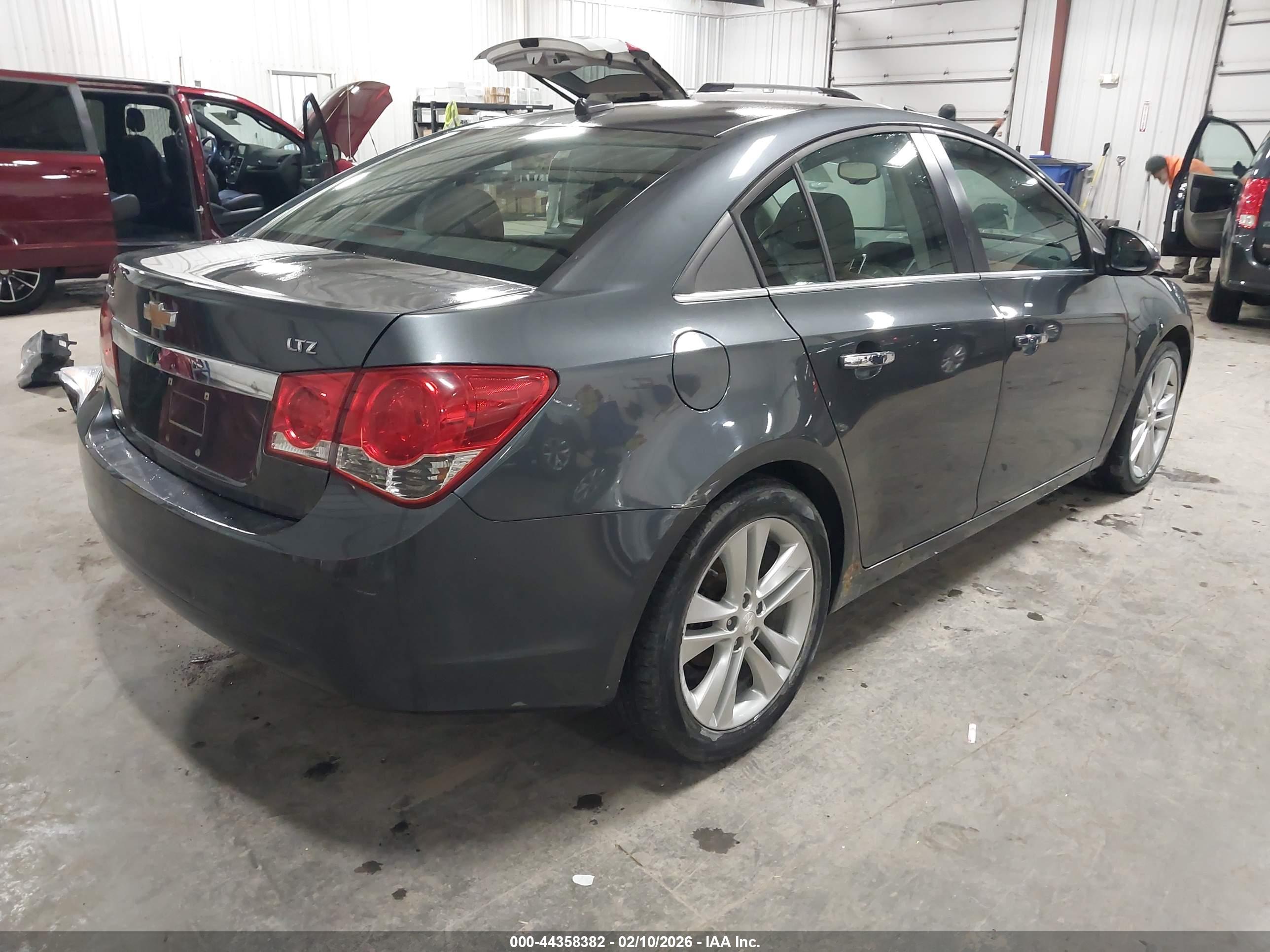 CHEVROLET CRUZE image 4