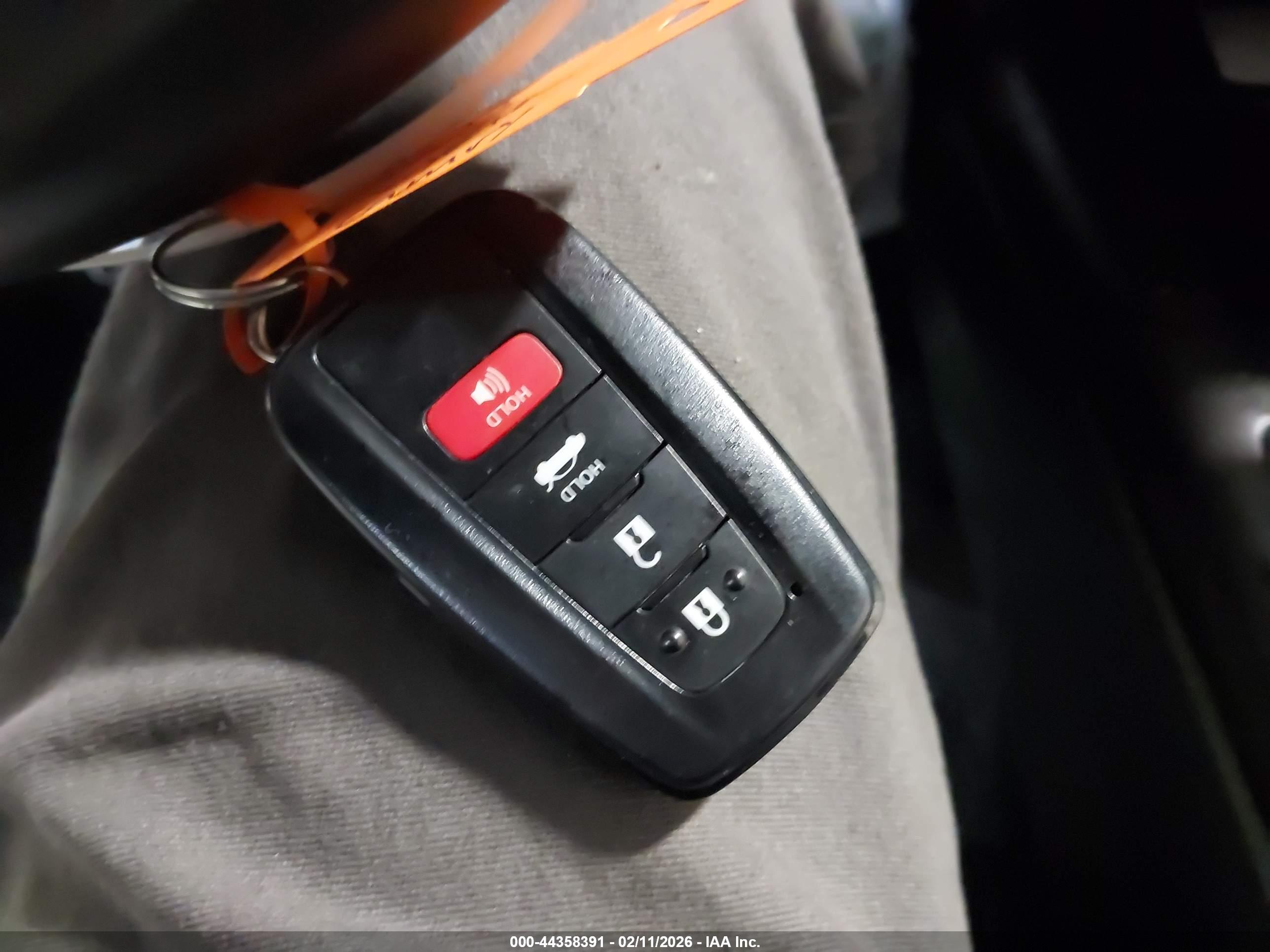 TOYOTA CAMRY image 11