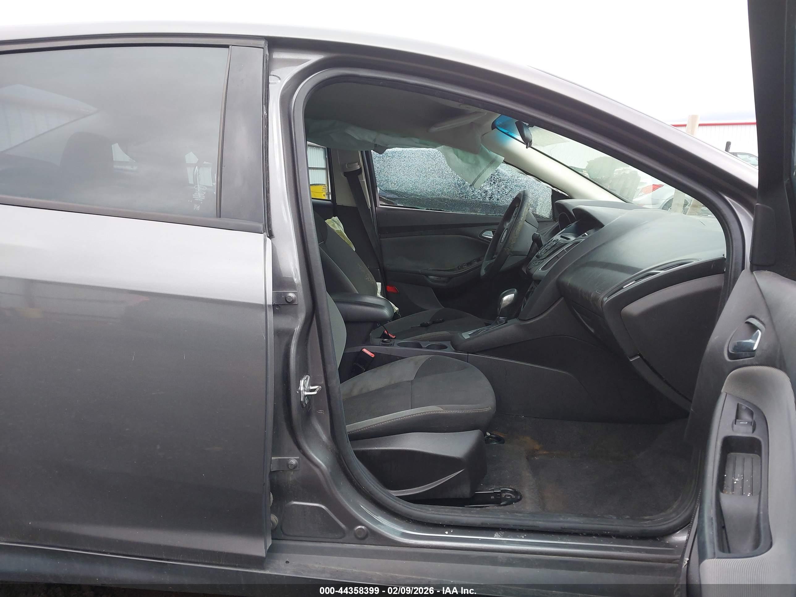 FORD FOCUS image 5