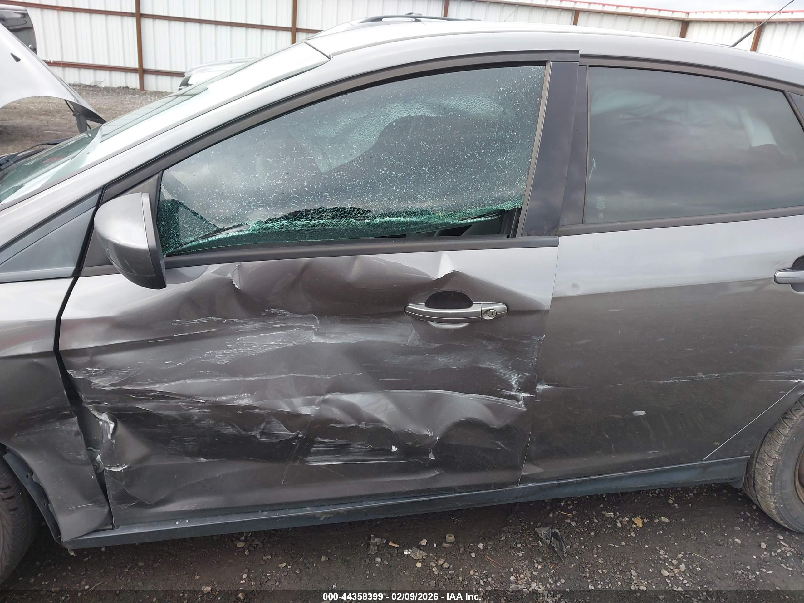 FORD FOCUS image 6