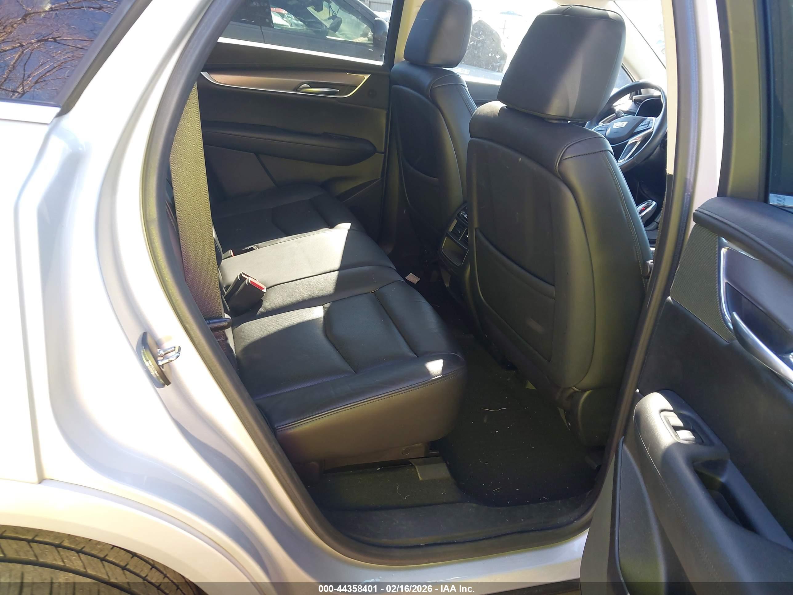 CADILLAC XT5 image 8