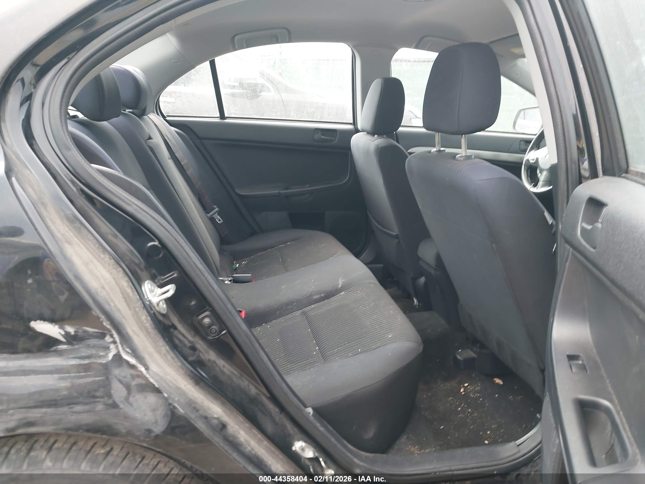 MITSUBISHI LANCER image 8