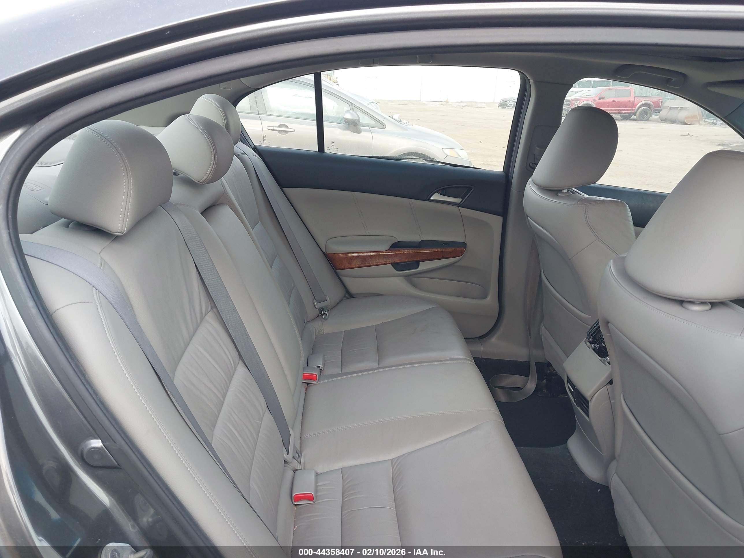 HONDA ACCORD image 8