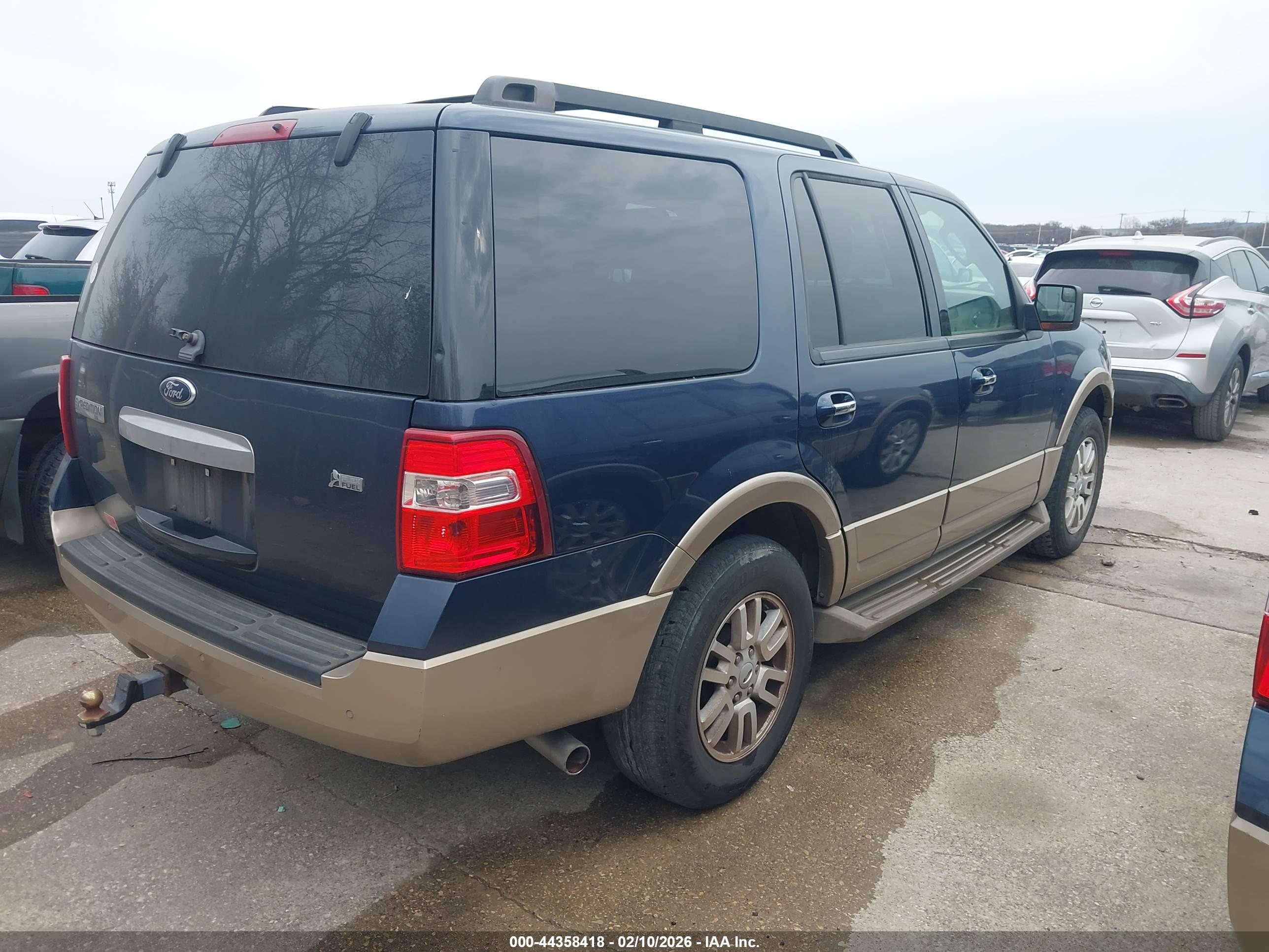 FORD EXPEDITION image 4