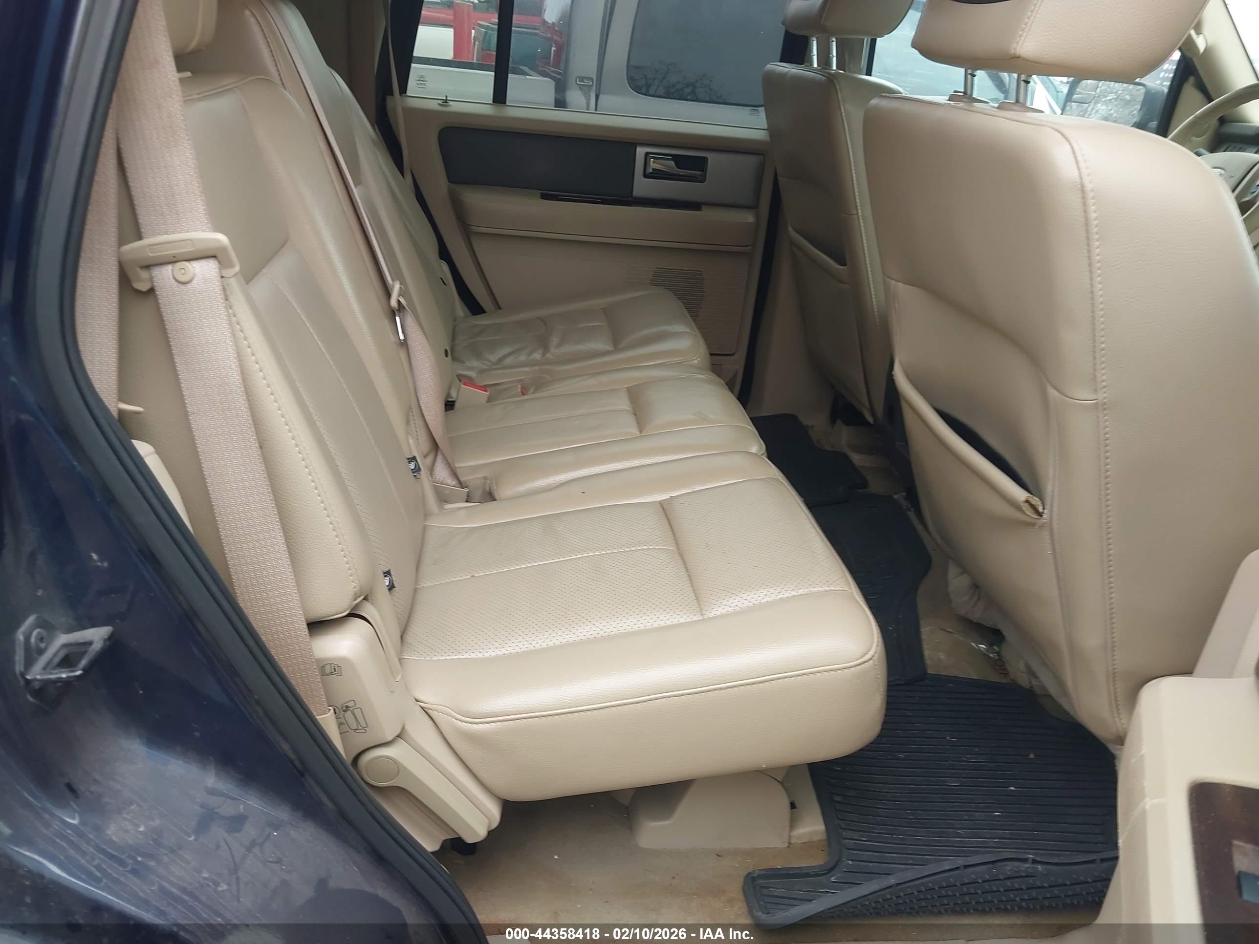 FORD EXPEDITION image 8