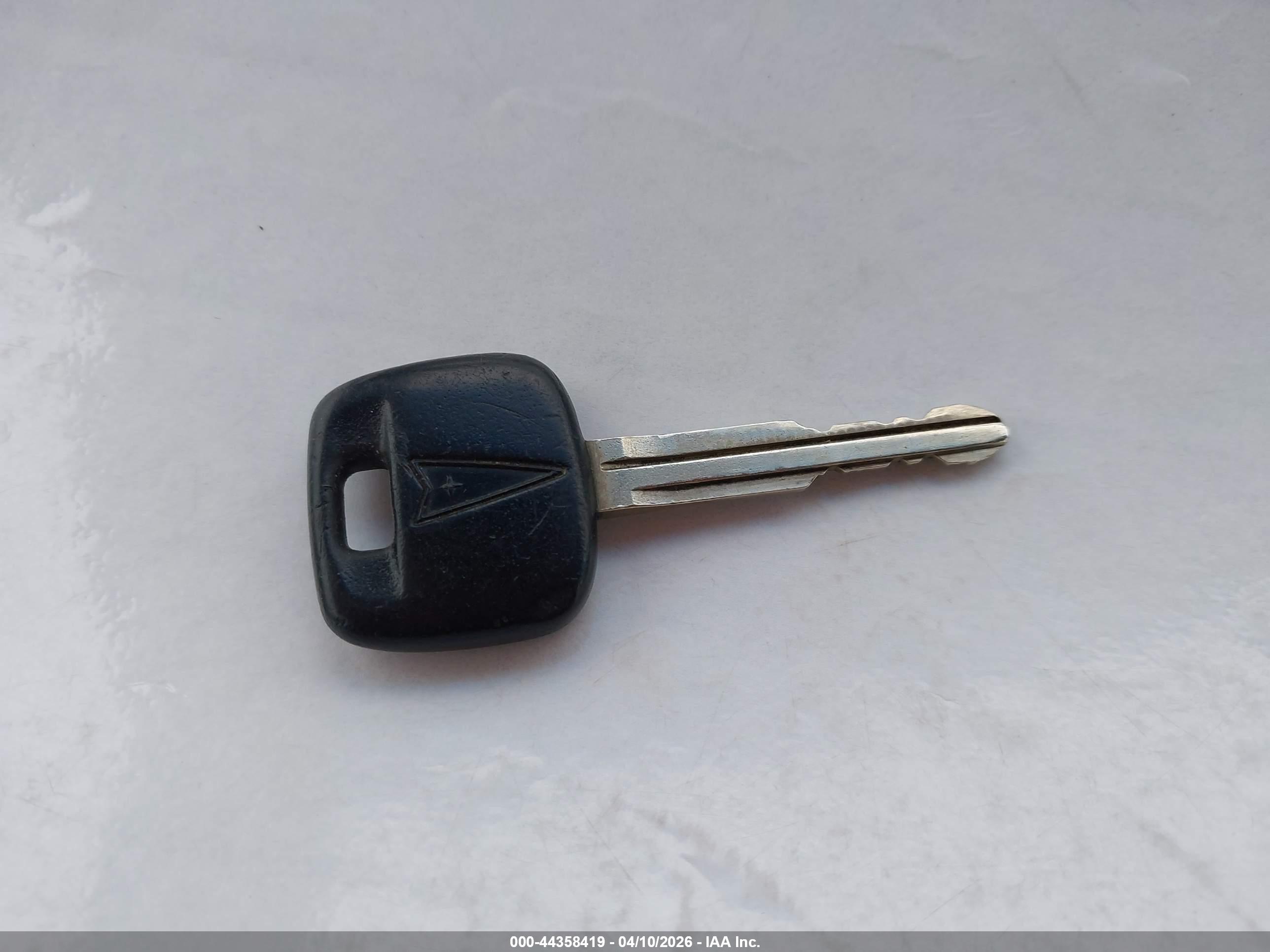 PONTIAC VIBE image 11