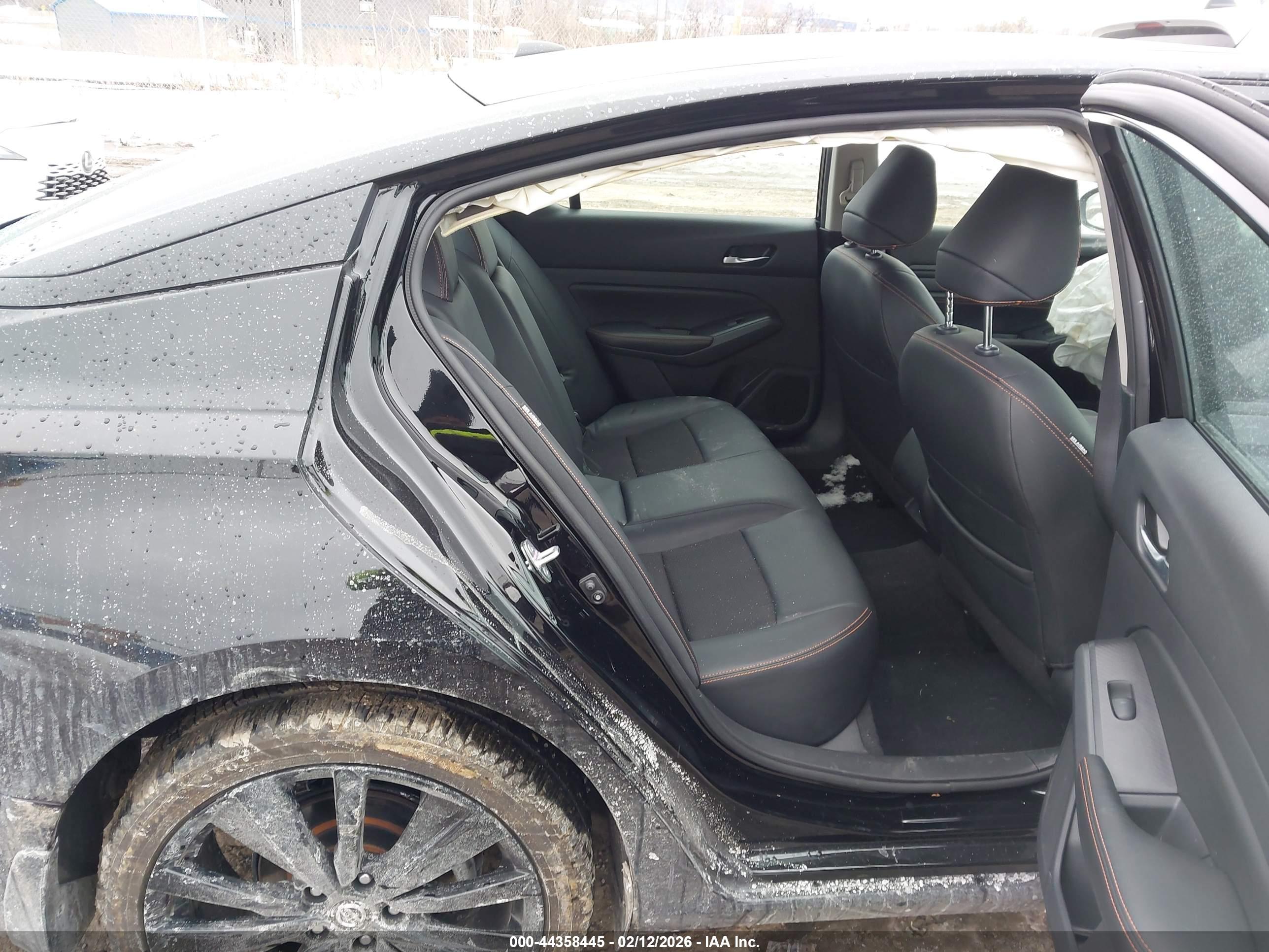 NISSAN ALTIMA image 8
