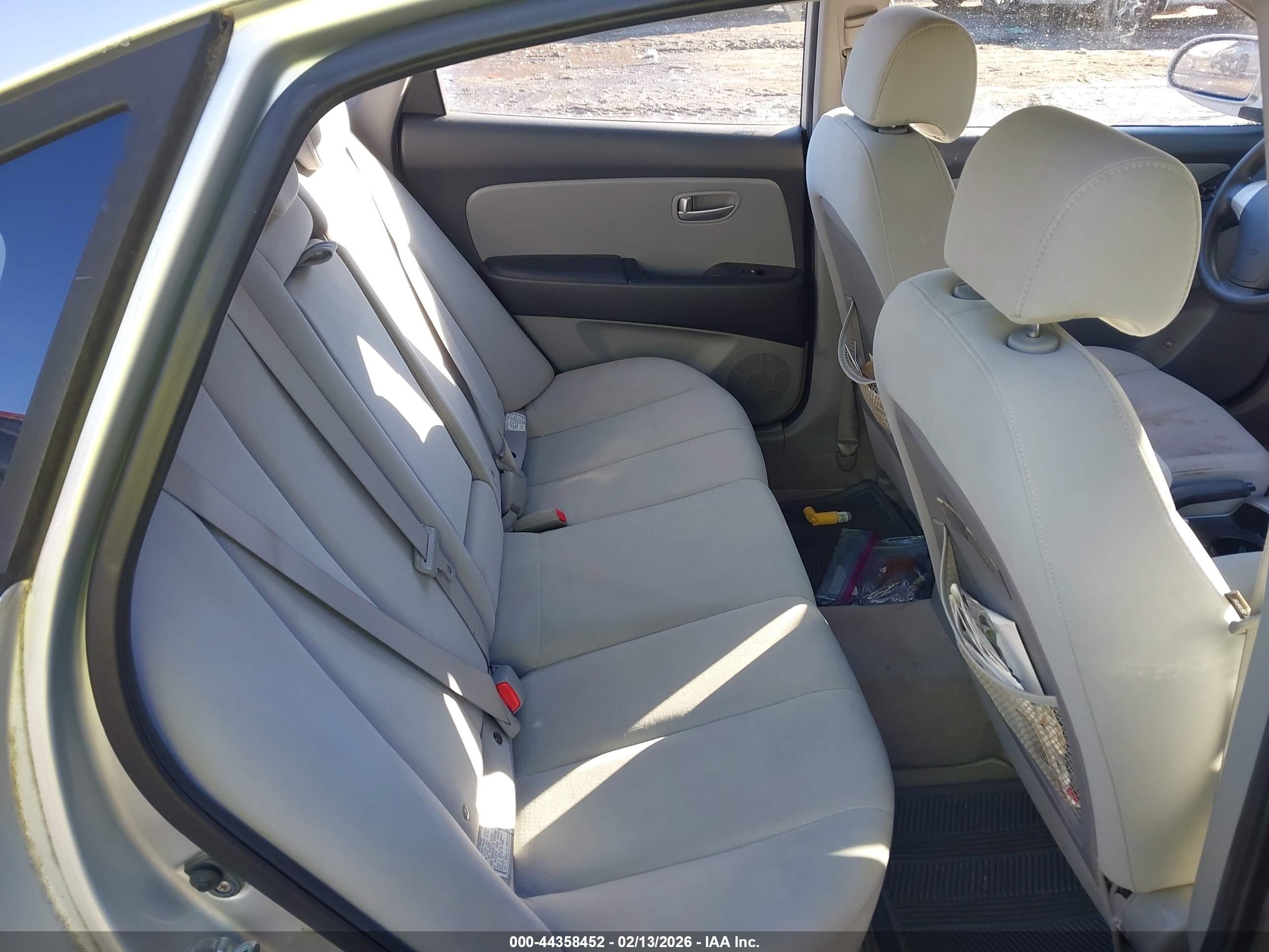 HYUNDAI ELANTRA image 8