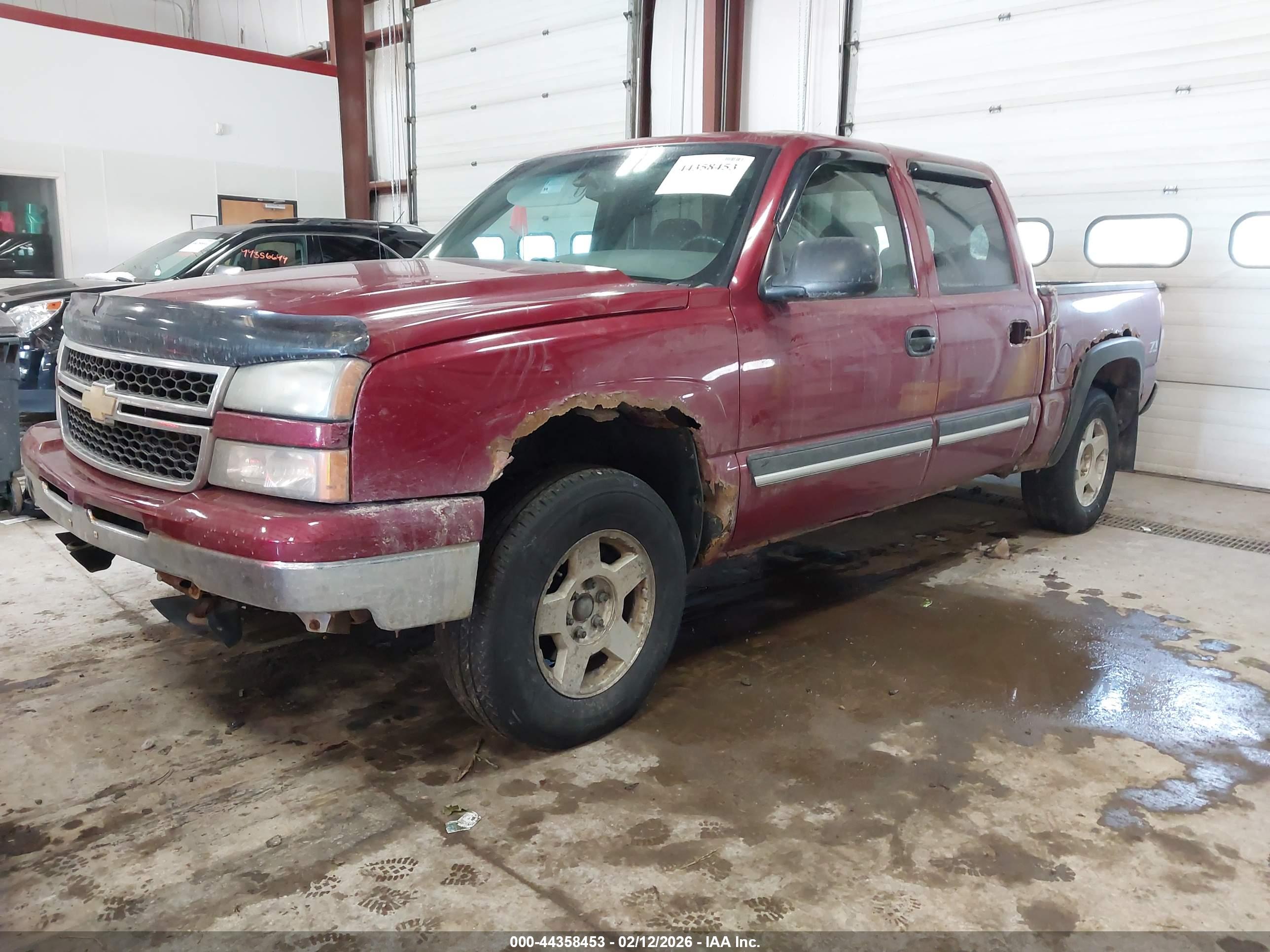 CHEVROLET SILVERADO image 2