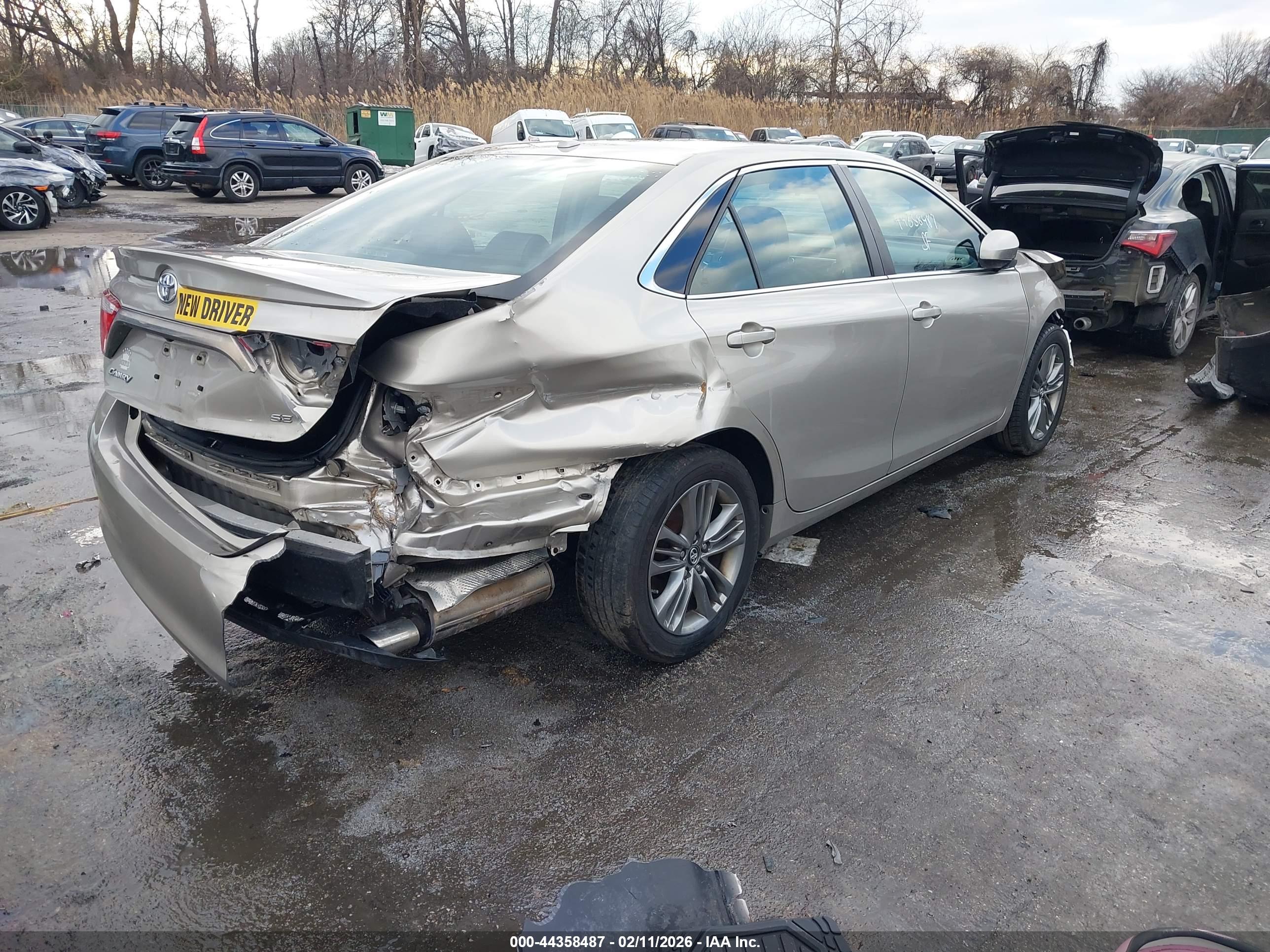 TOYOTA CAMRY image 4