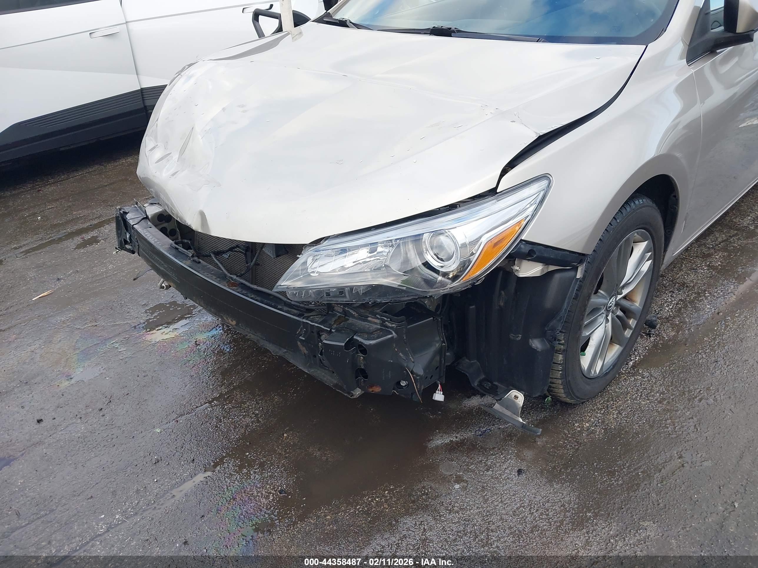 TOYOTA CAMRY image 6
