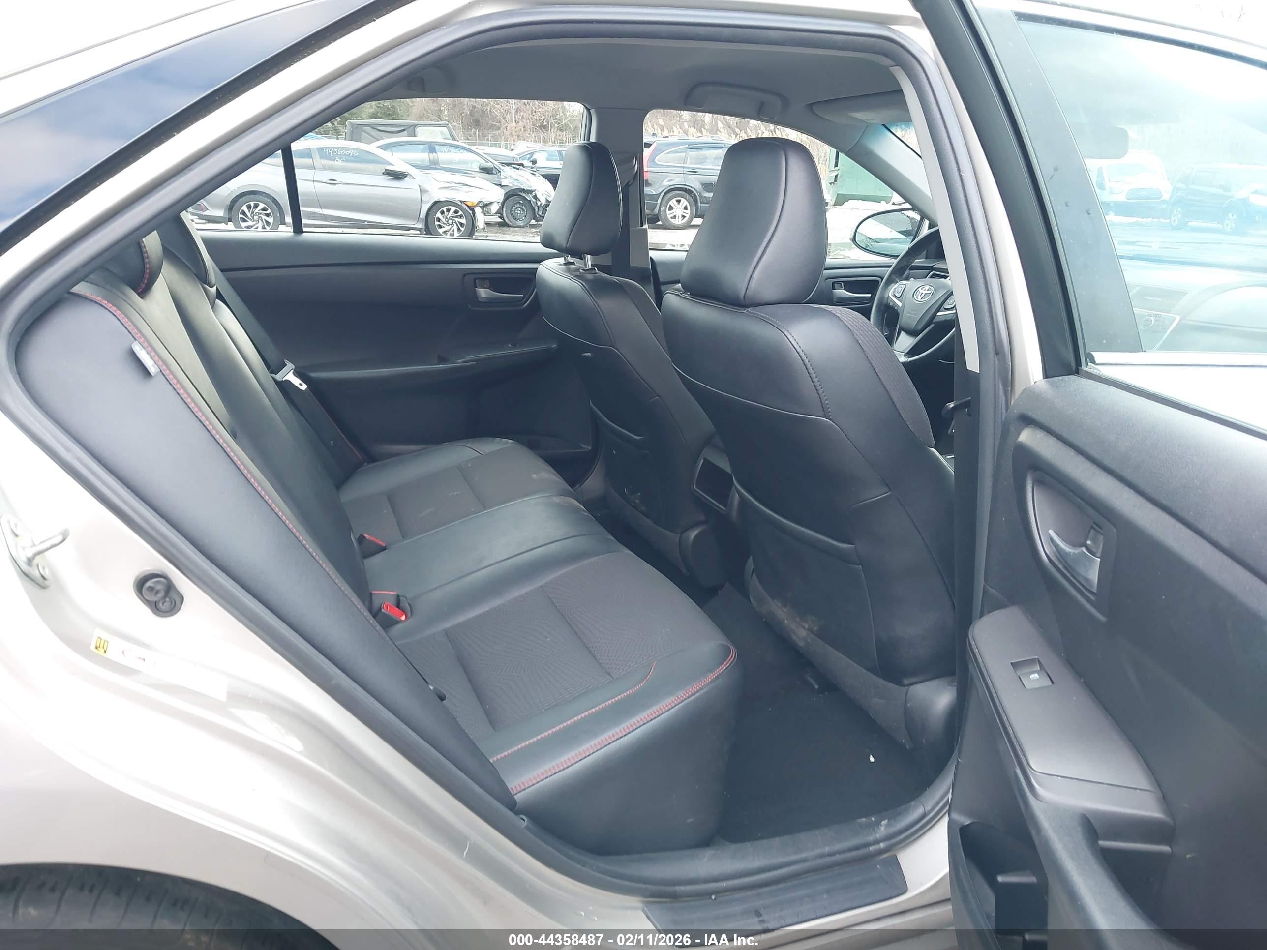 TOYOTA CAMRY image 8