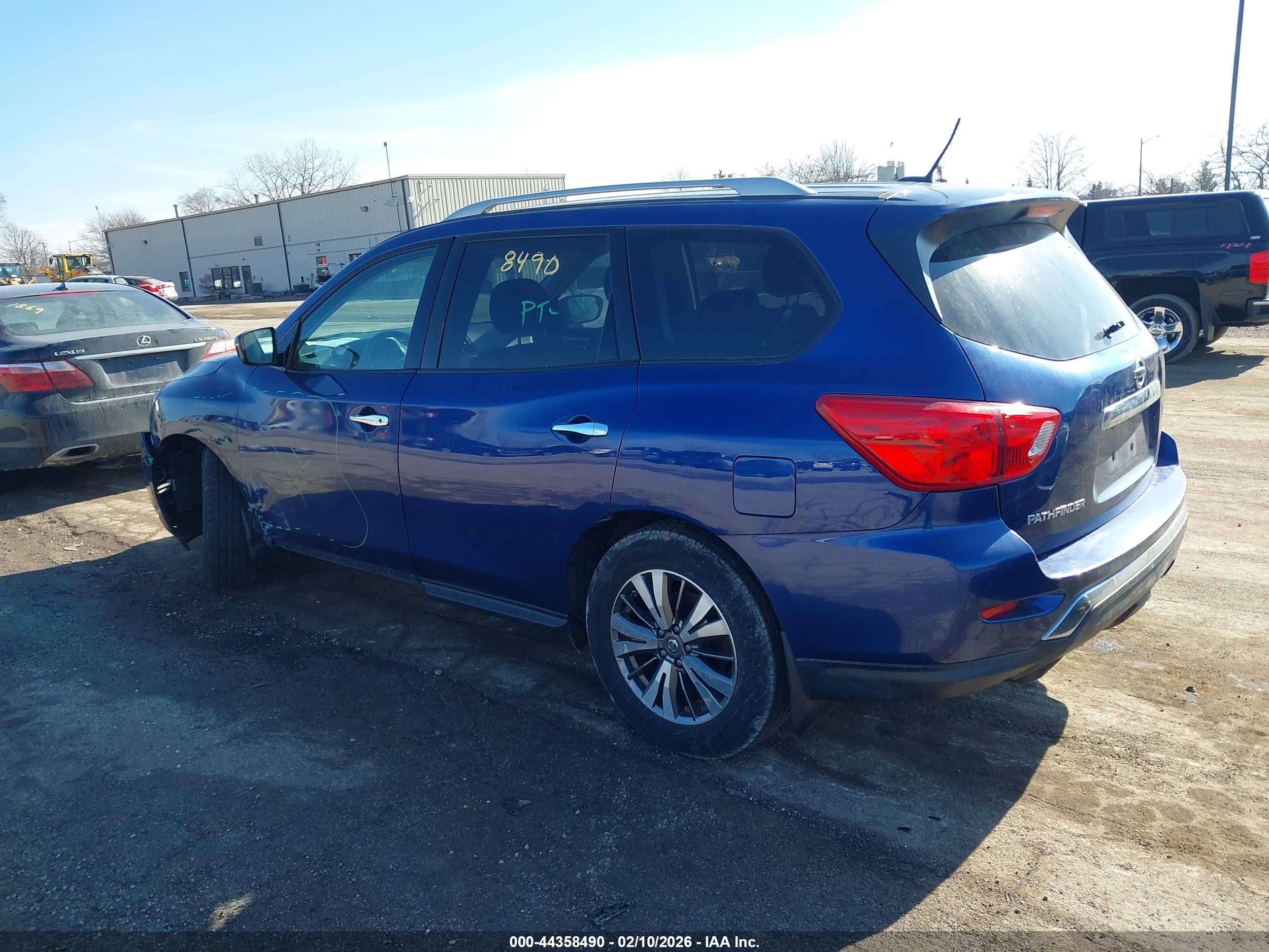 NISSAN PATHFINDER image 3