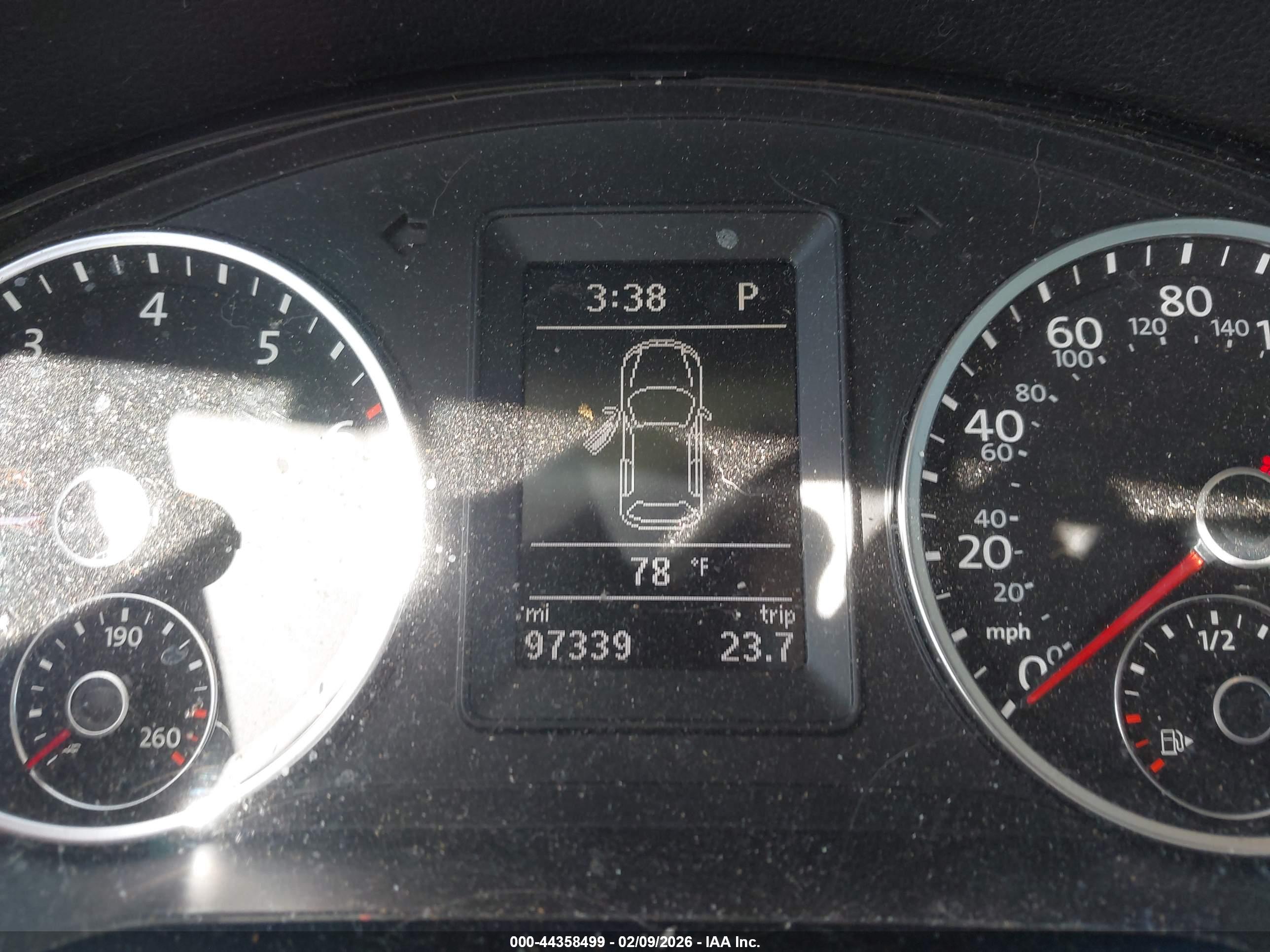 VOLKSWAGEN TIGUAN image 7