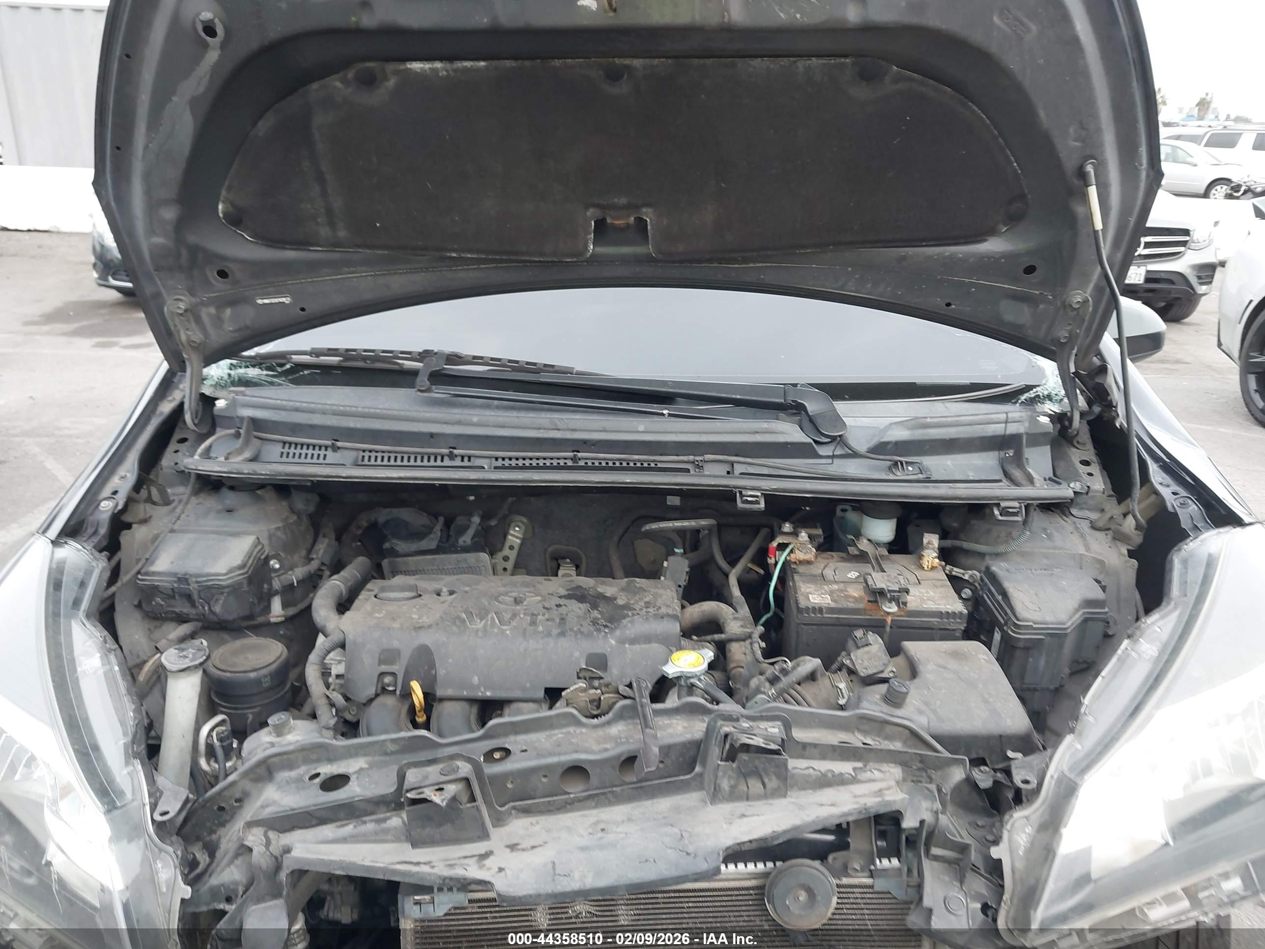 TOYOTA YARIS image 10