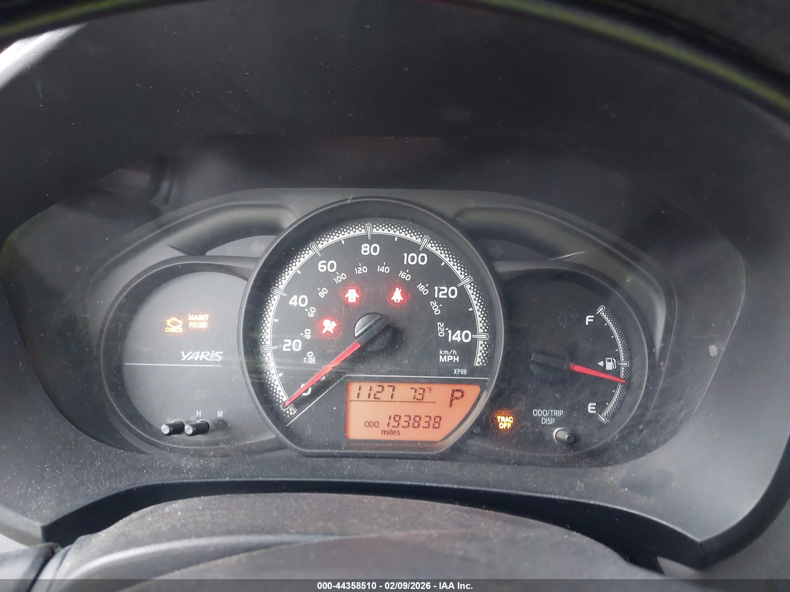 TOYOTA YARIS image 7